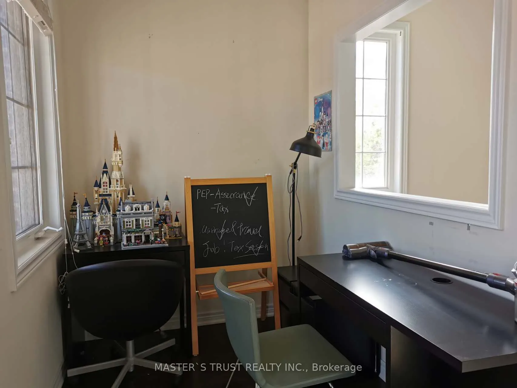 16 William Bartlett Drive