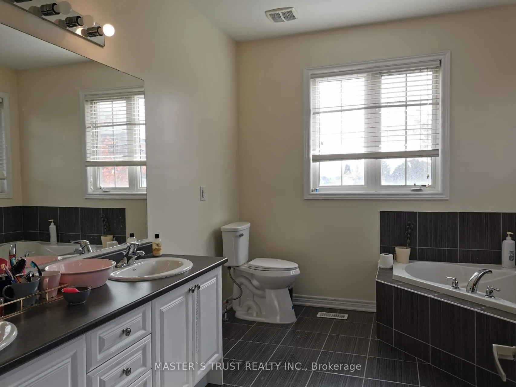 16 William Bartlett Drive