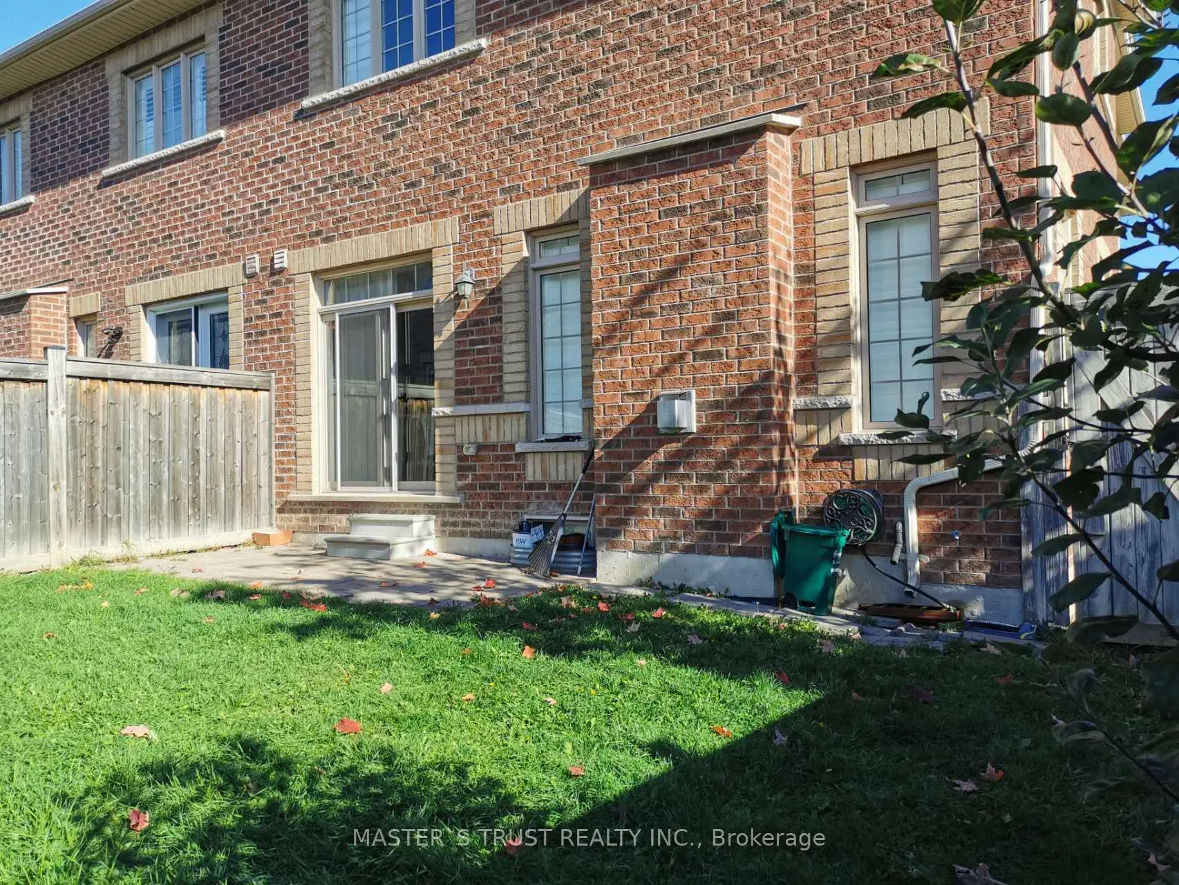 16 William Bartlett Drive