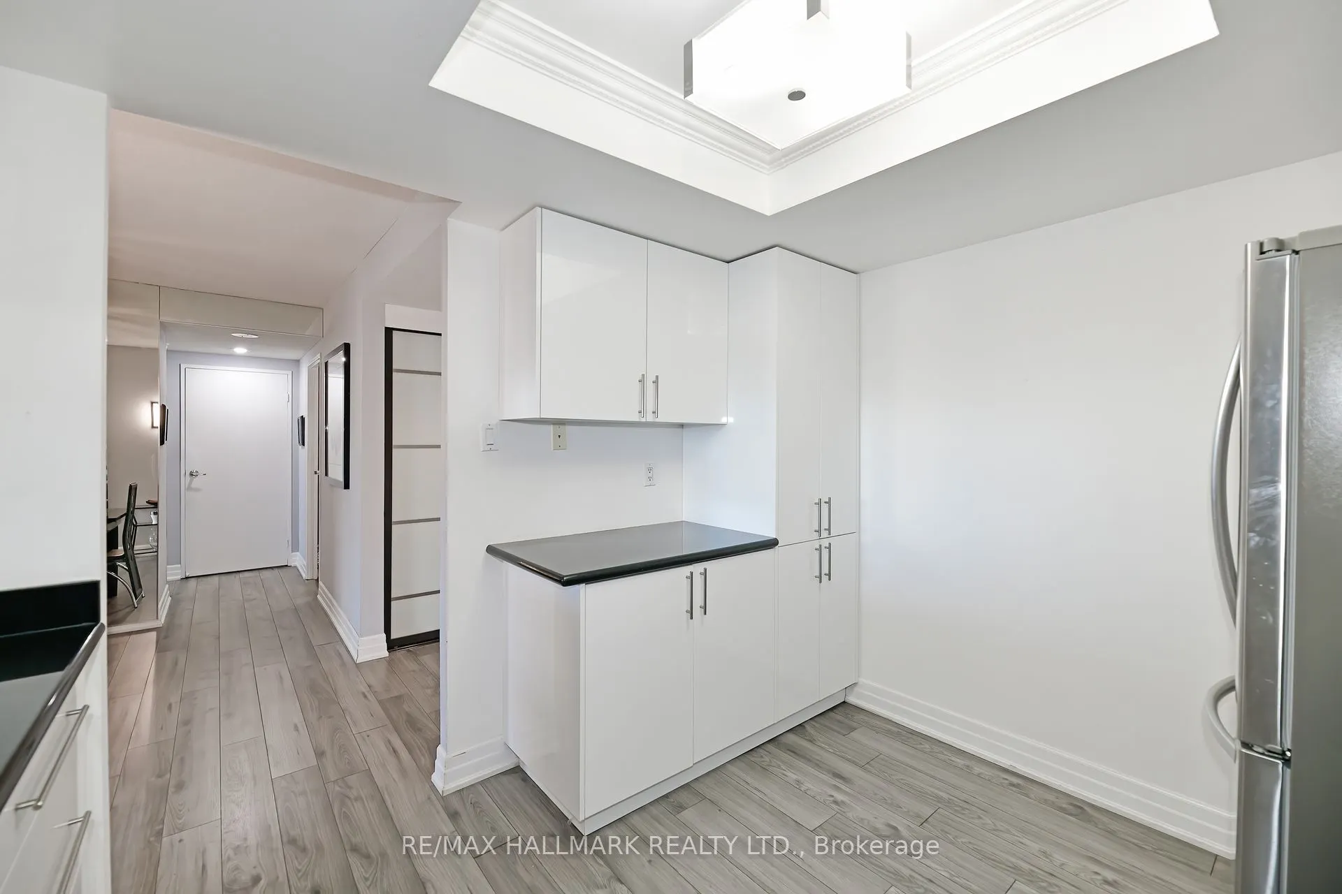 7601 Bathurst Street, #808