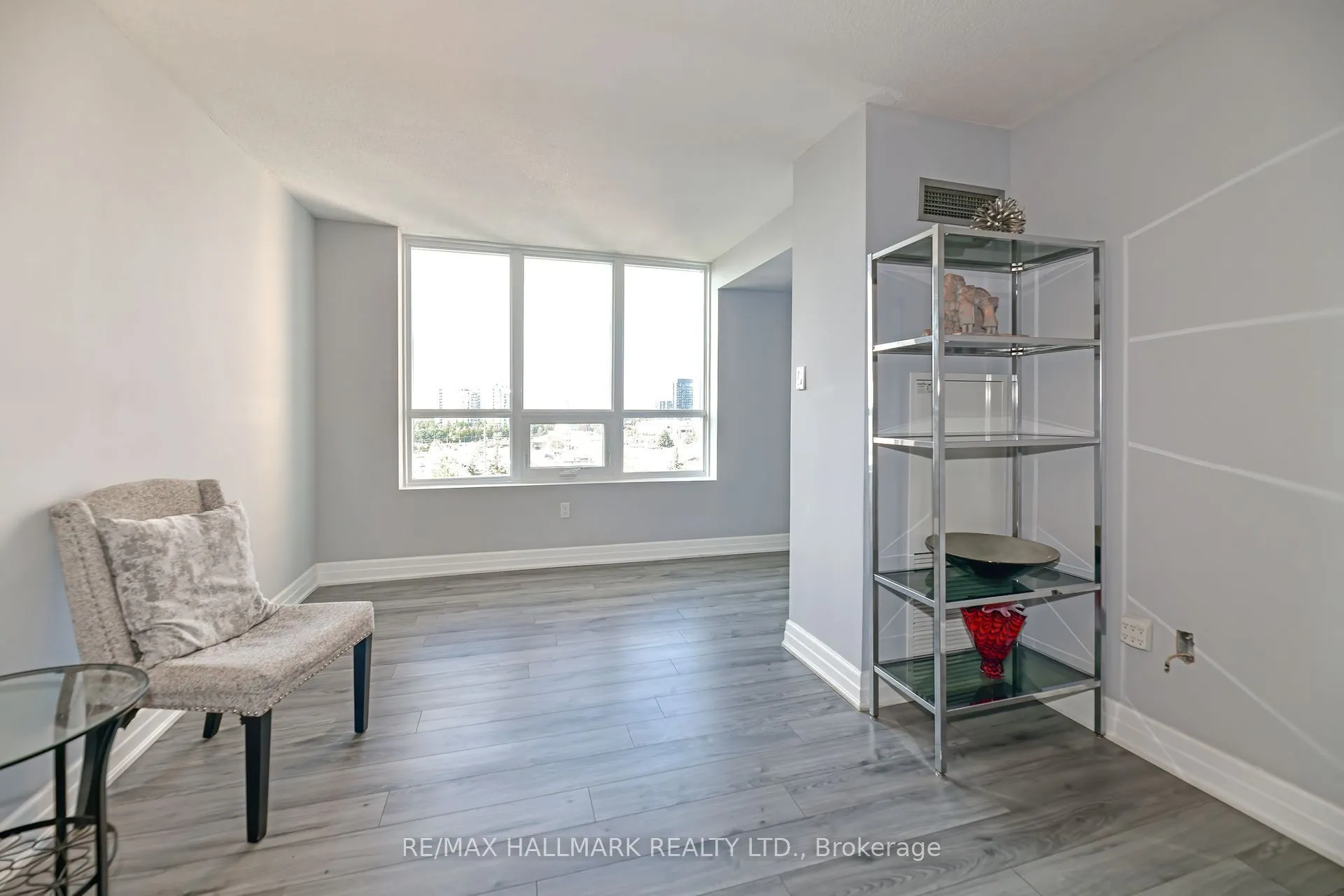 7601 Bathurst Street, #808