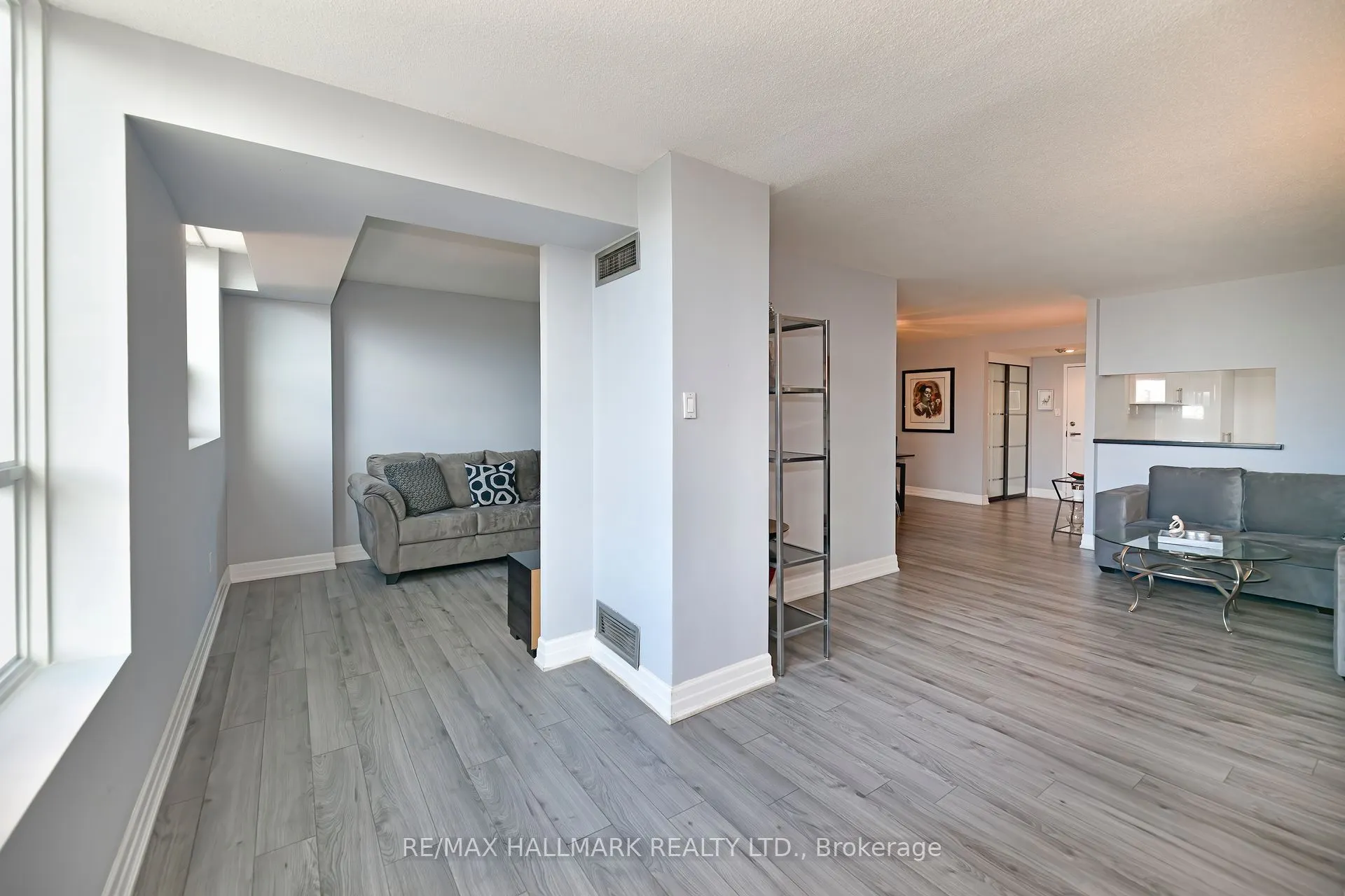 7601 Bathurst Street, #808