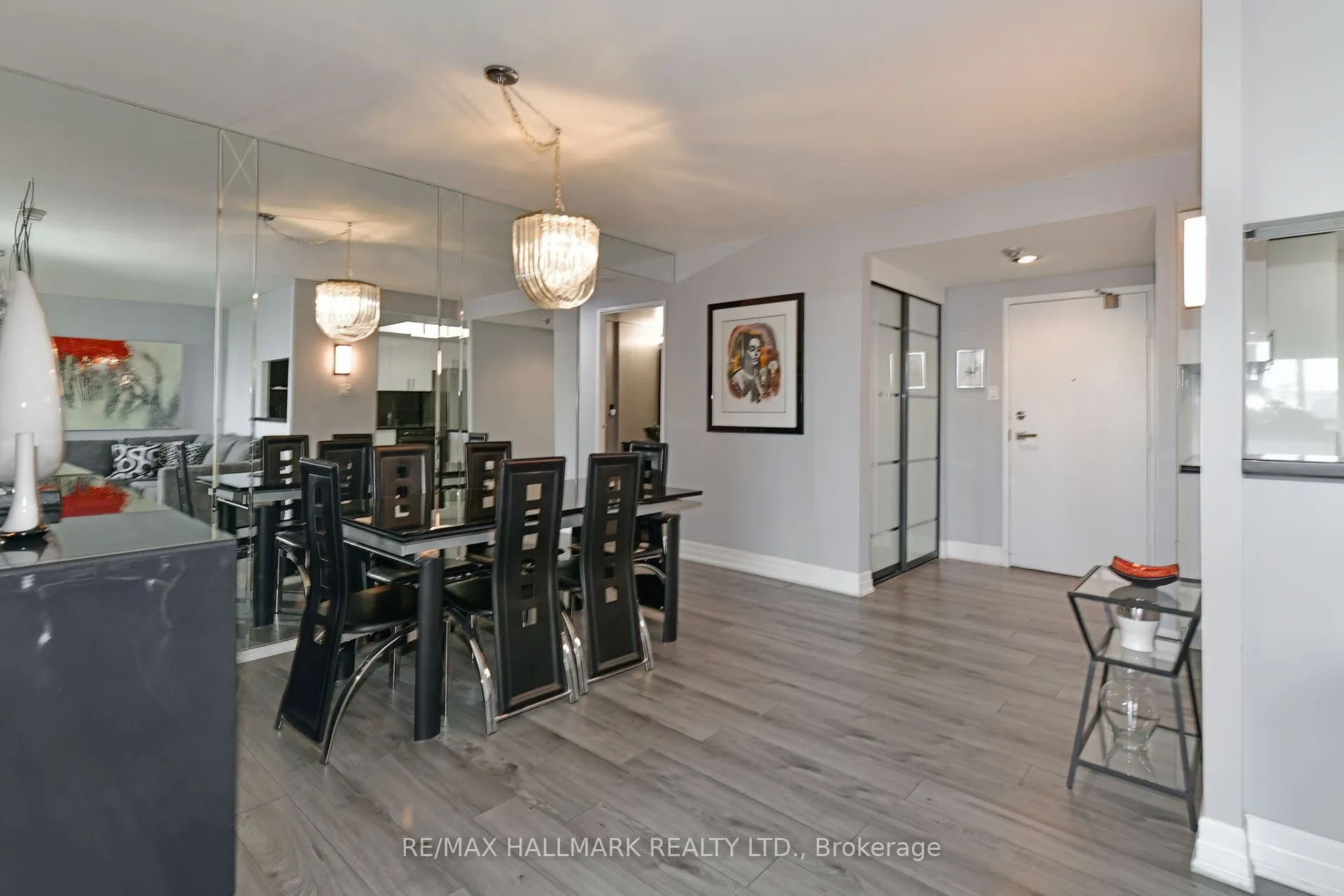 7601 Bathurst Street, #808