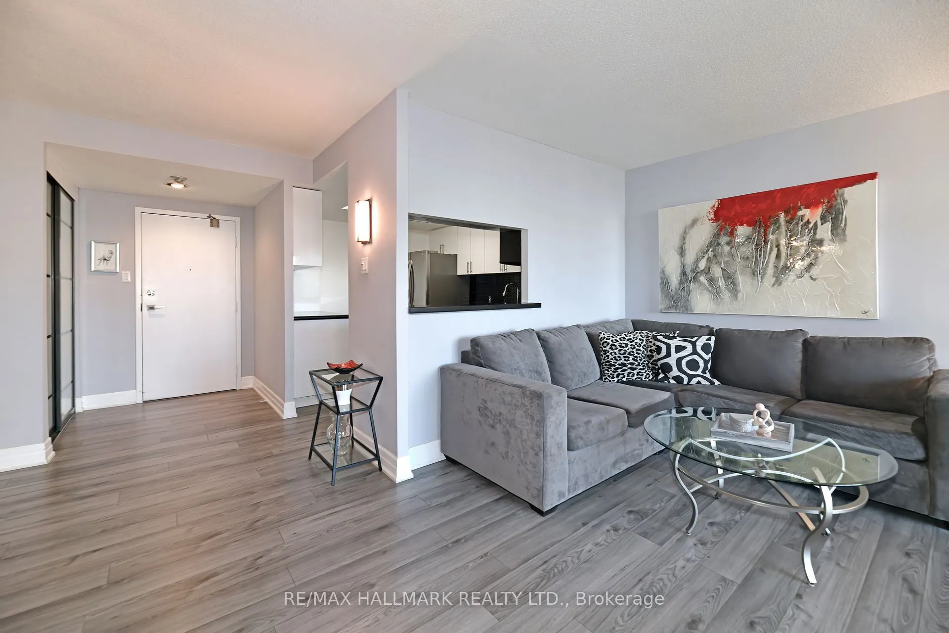 7601 Bathurst Street, #808