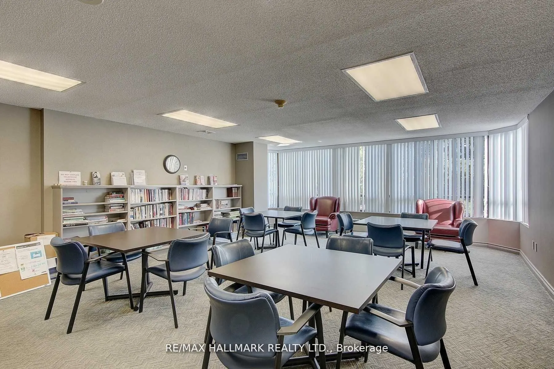 7601 Bathurst Street, #808