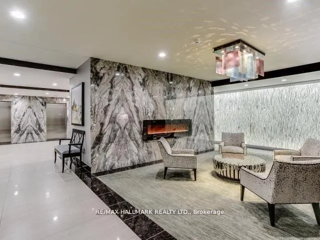 7601 Bathurst Street, #808