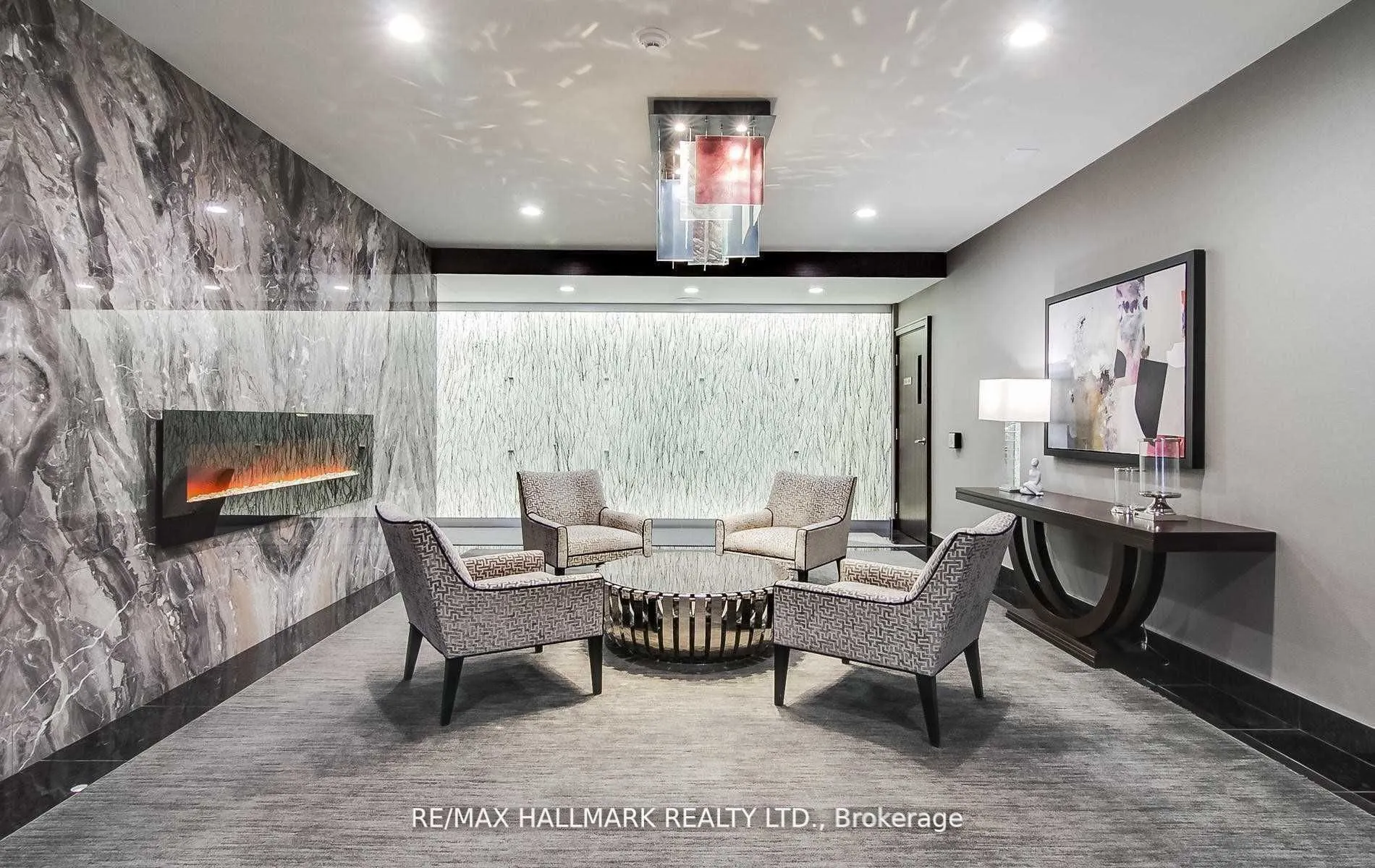 7601 Bathurst Street, #808