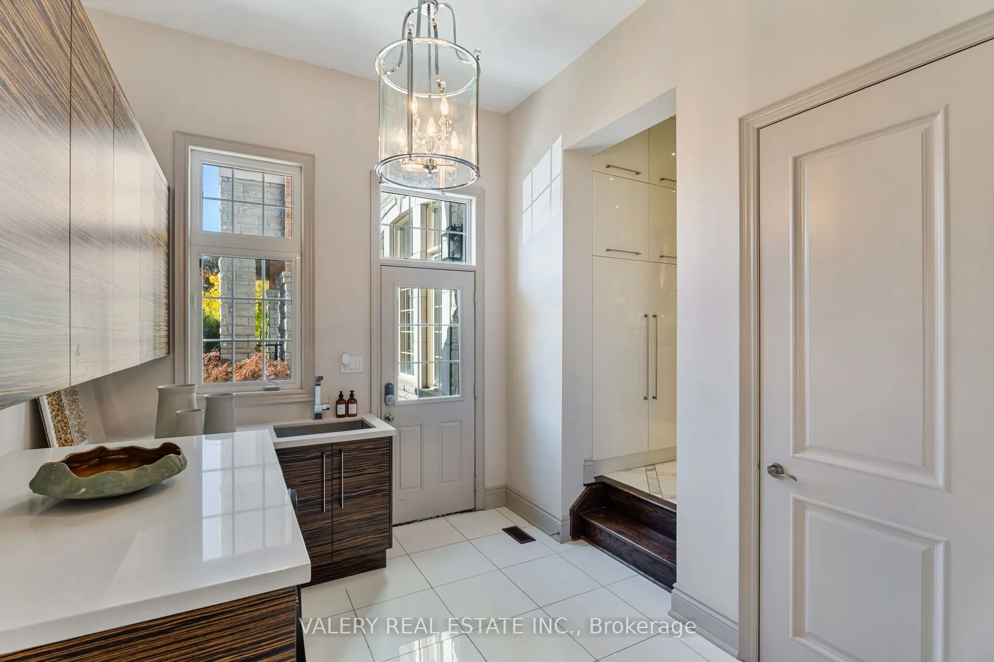 211 Grand Vellore Crescent