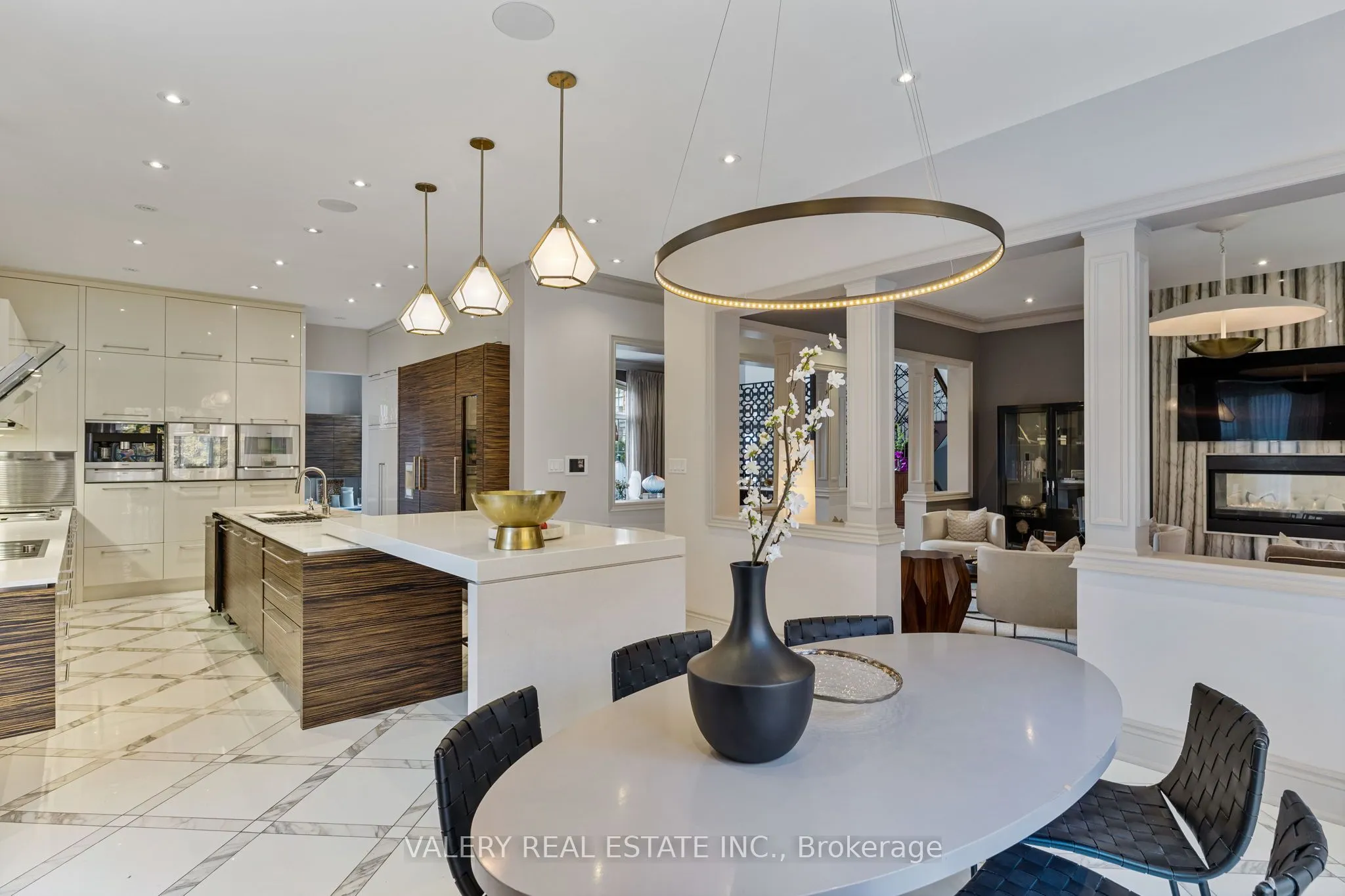 211 Grand Vellore Crescent