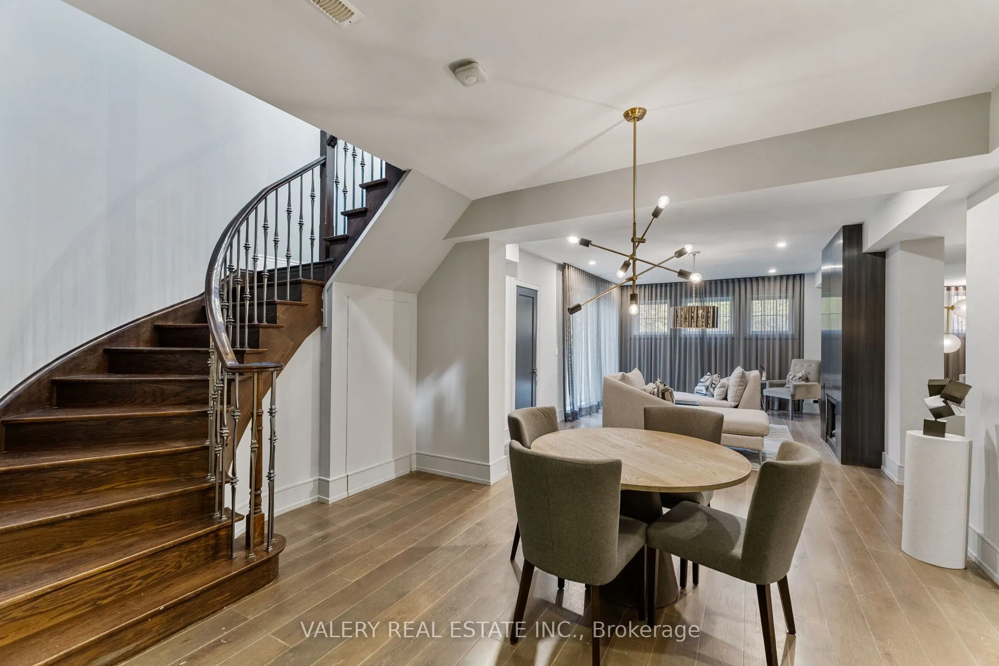 211 Grand Vellore Crescent