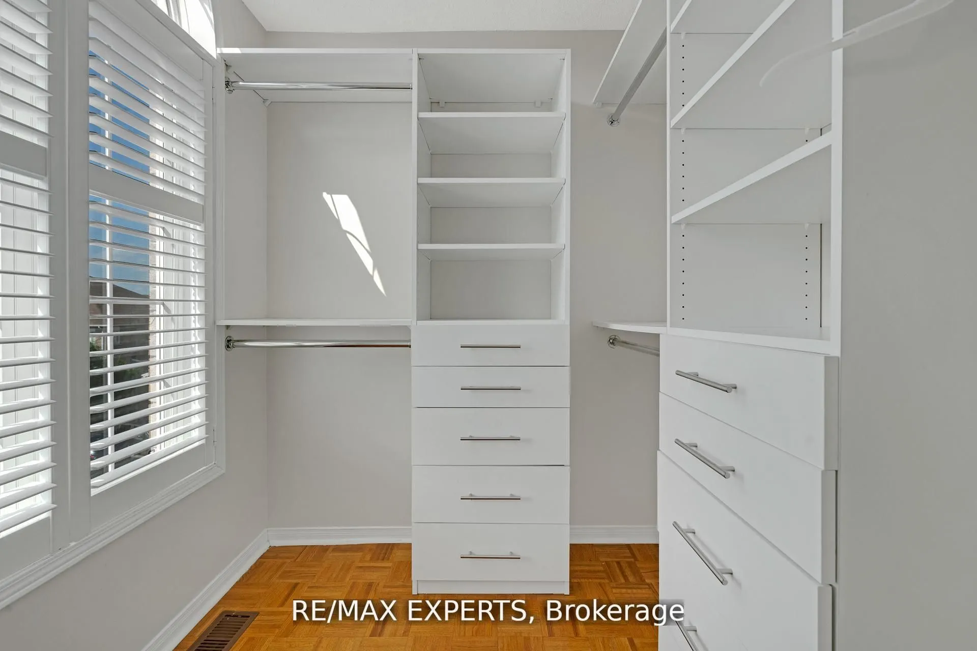 19 Foxchase Avenue, #32