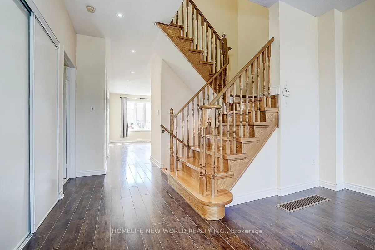 582 Fred Mclaren Boulevard