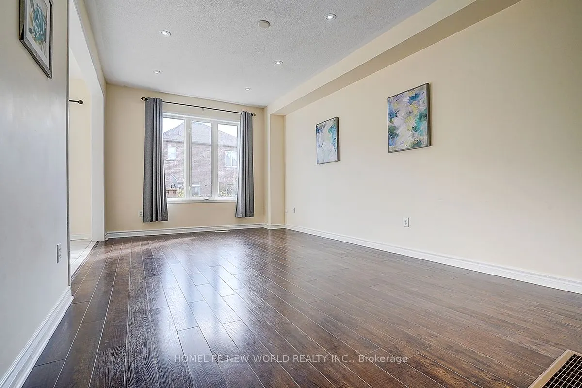 582 Fred Mclaren Boulevard