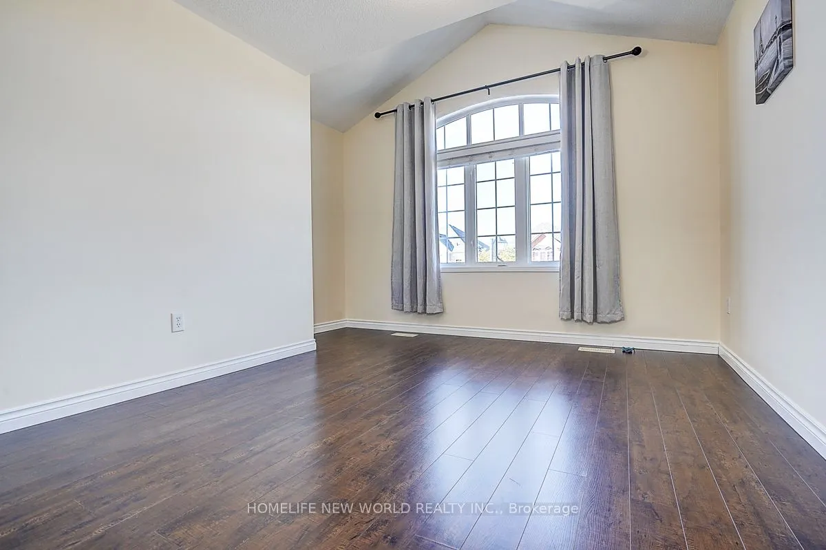 582 Fred Mclaren Boulevard