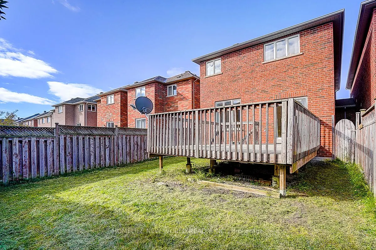 582 Fred Mclaren Boulevard