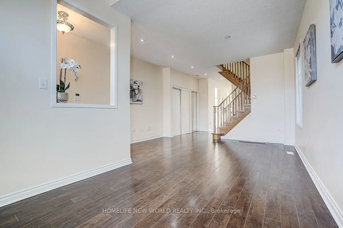 582 Fred Mclaren Boulevard