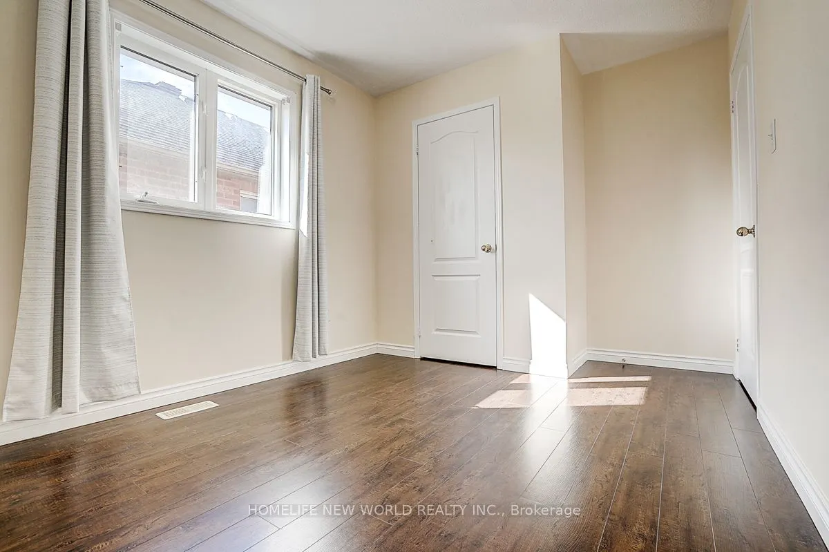 582 Fred Mclaren Boulevard