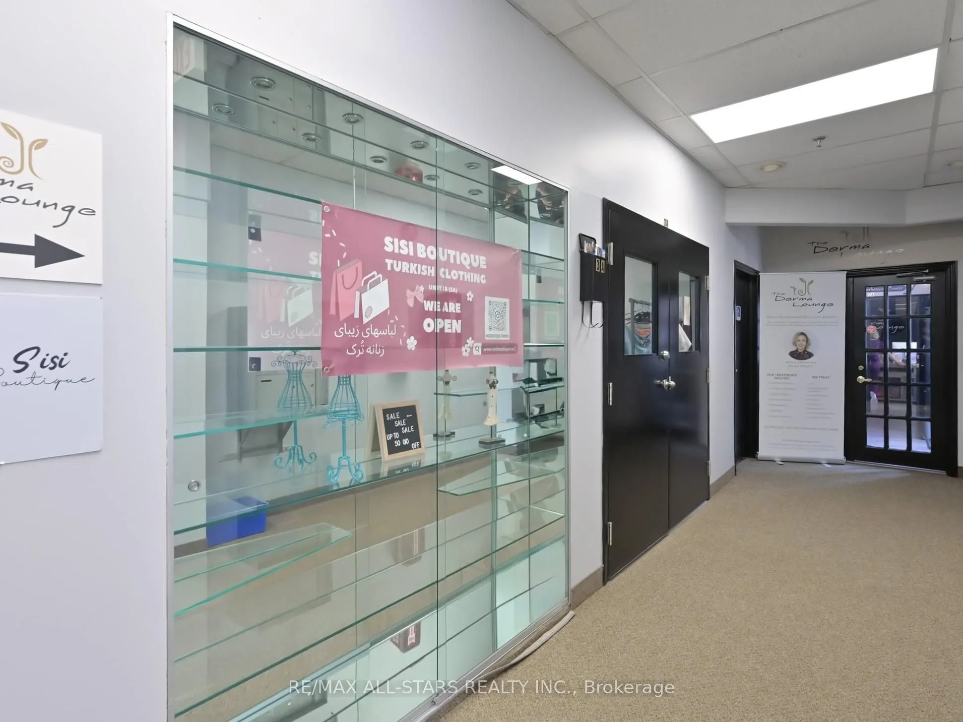 38 Wellington Street E, #3A