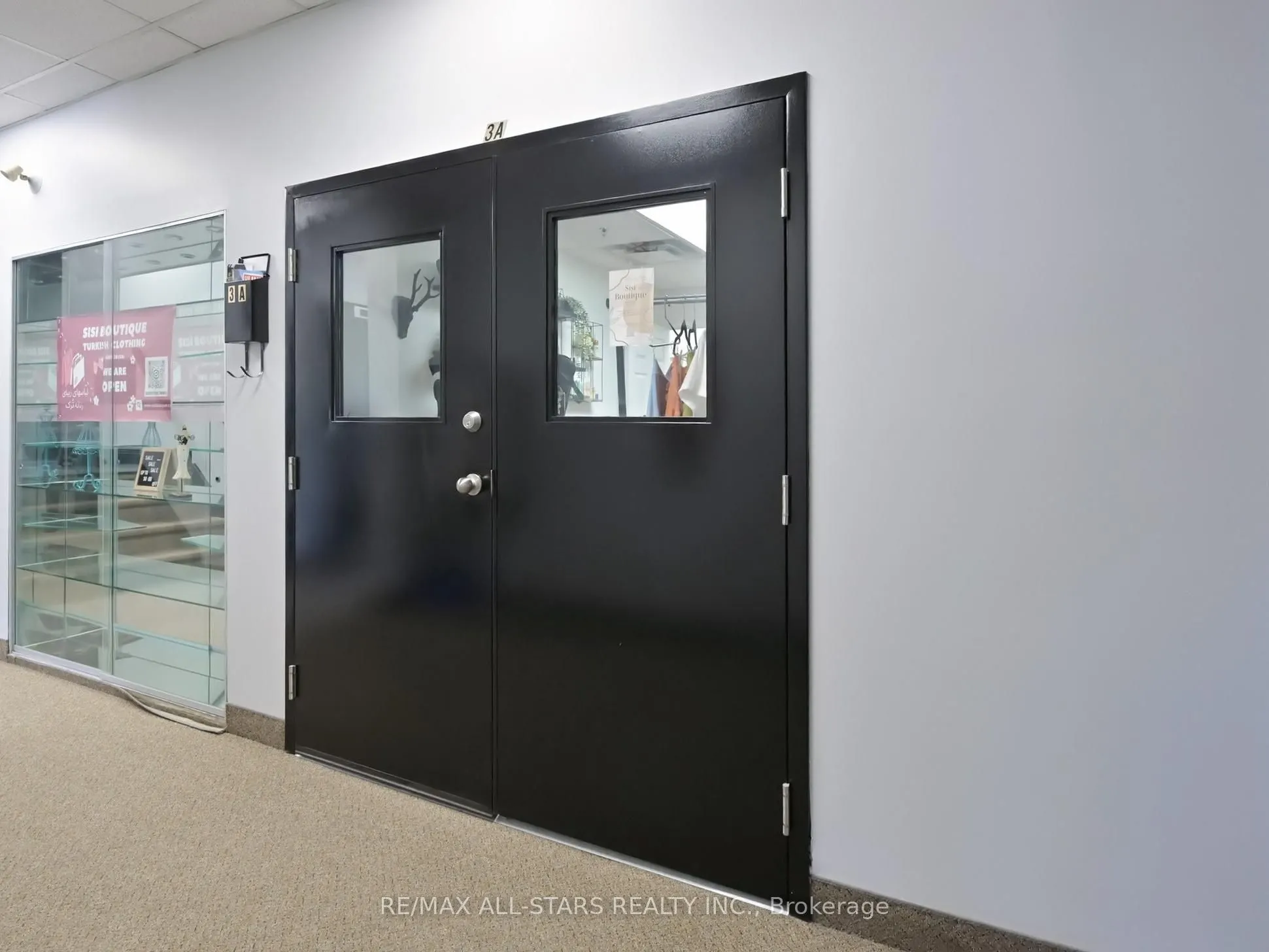 38 Wellington Street E, #3A