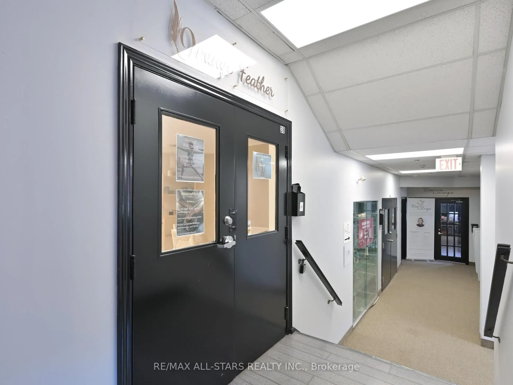 38 Wellington Street E, #3A