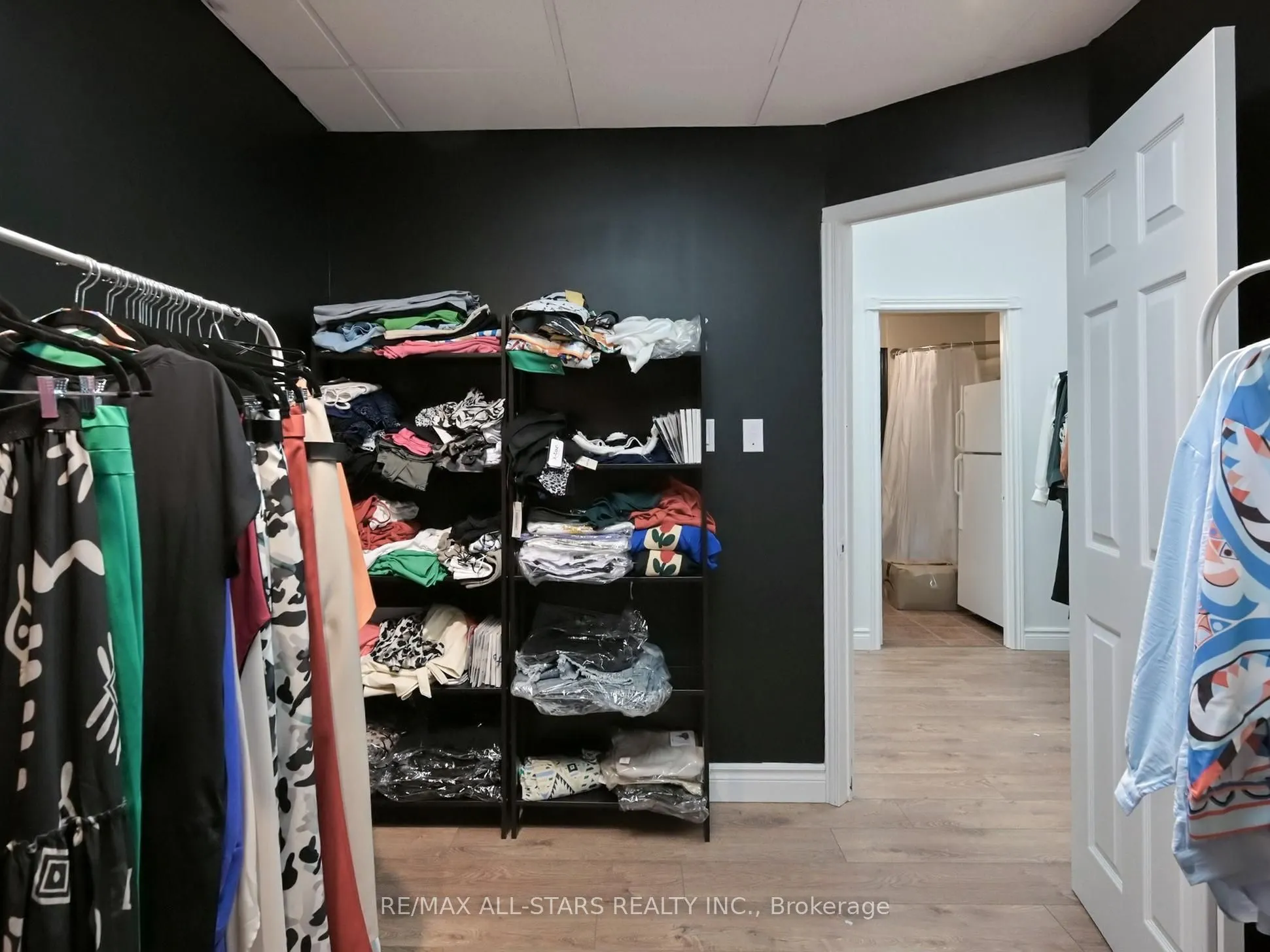 38 Wellington Street E, #3A