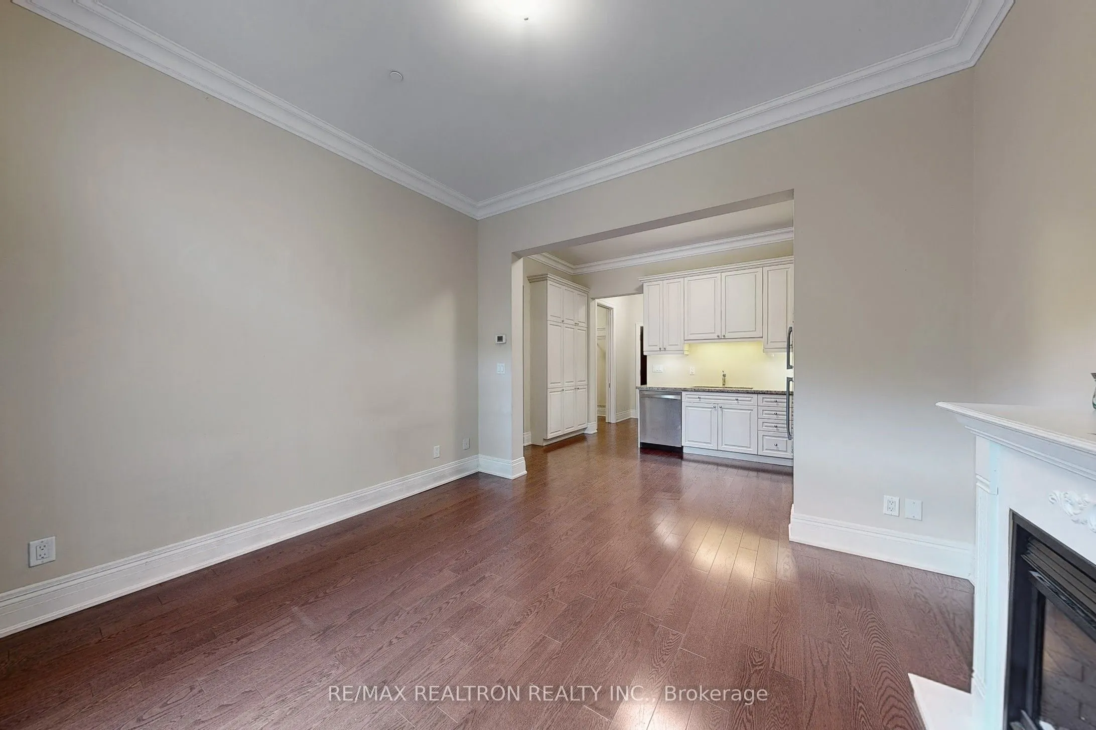 80 Burns Boulevard N, #123