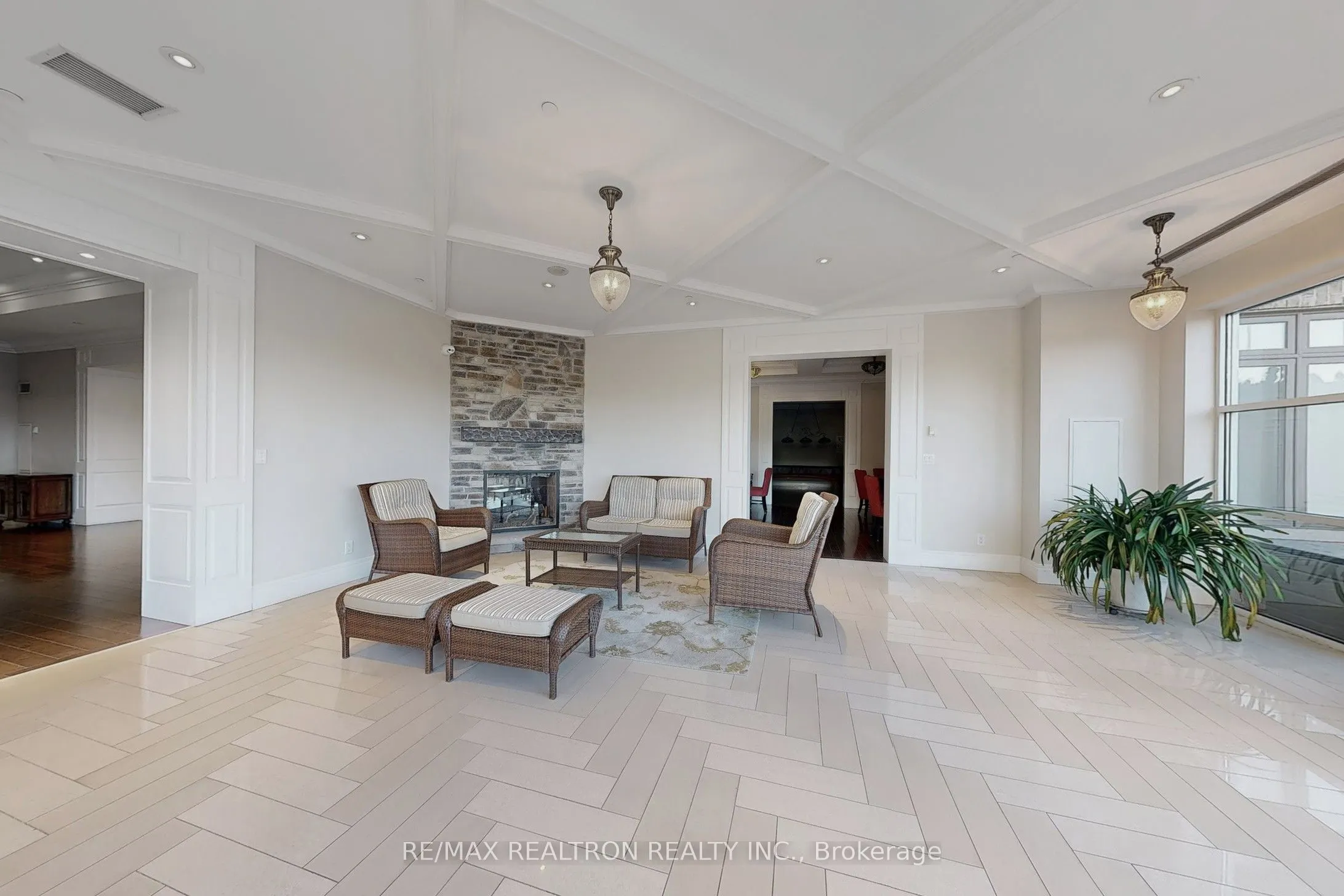 80 Burns Boulevard N, #123