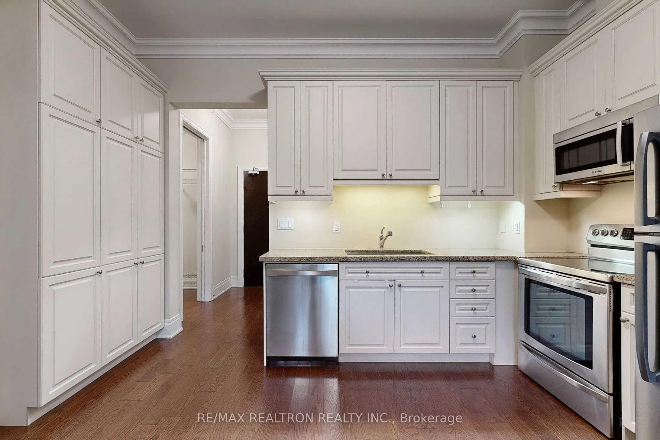 80 Burns Boulevard N, #123