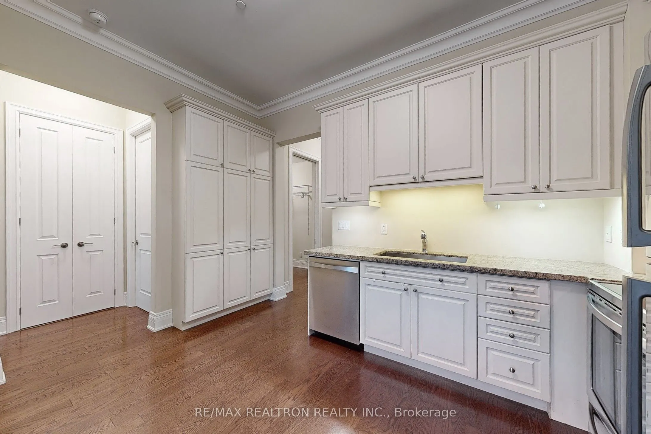 80 Burns Boulevard N, #123