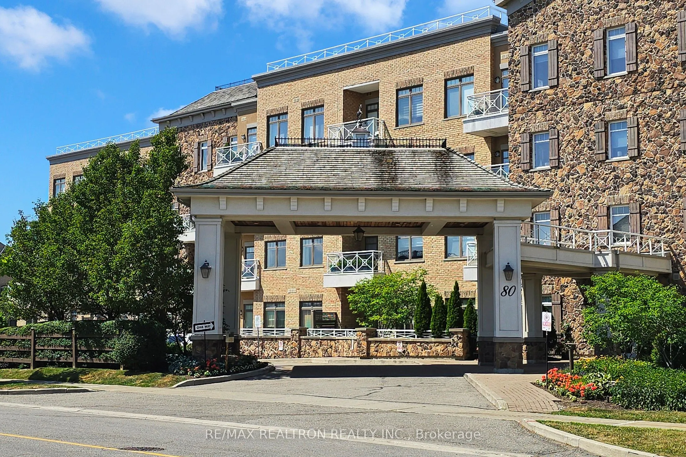 80 Burns Boulevard N, #123