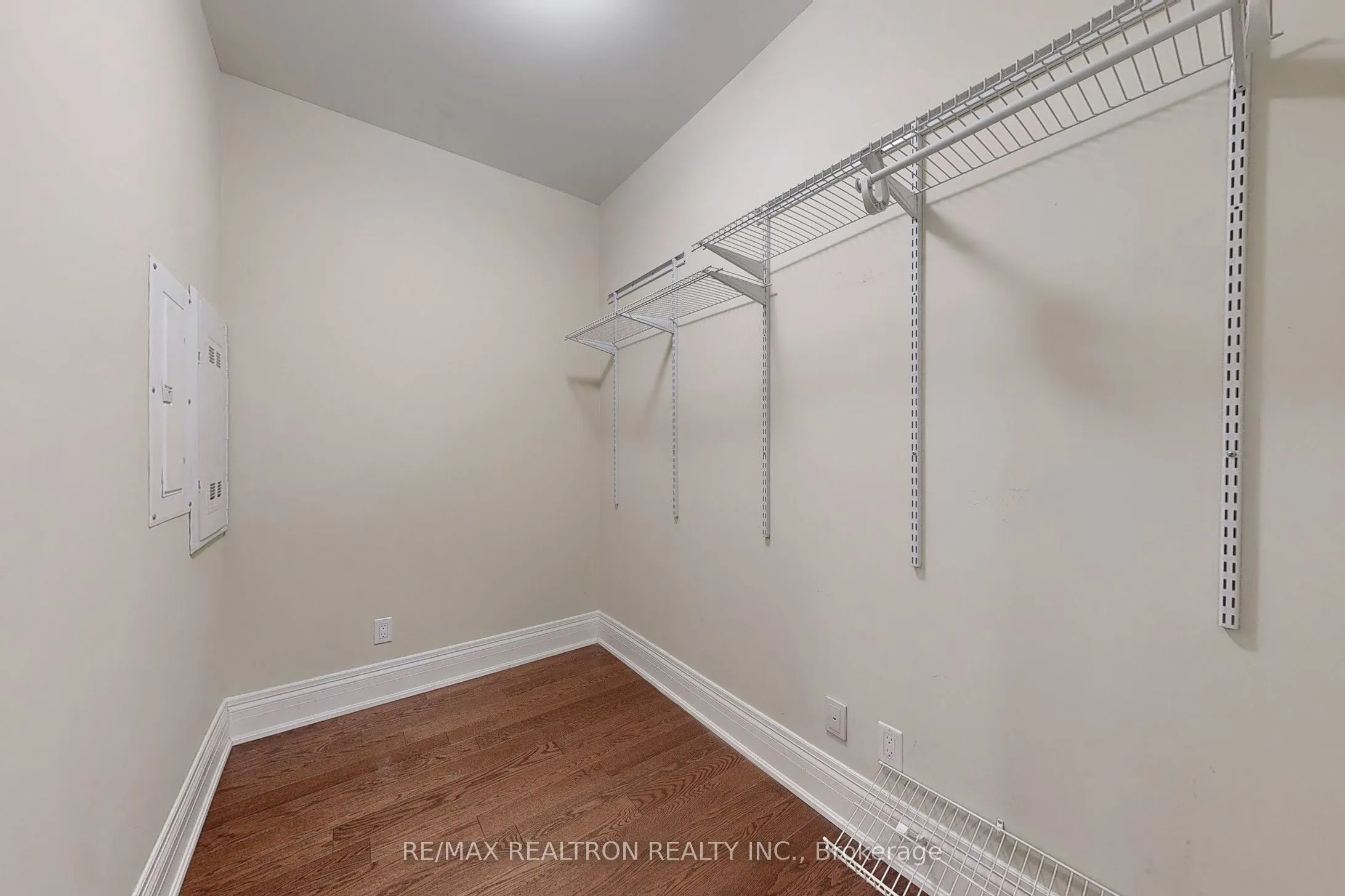 80 Burns Boulevard N, #123