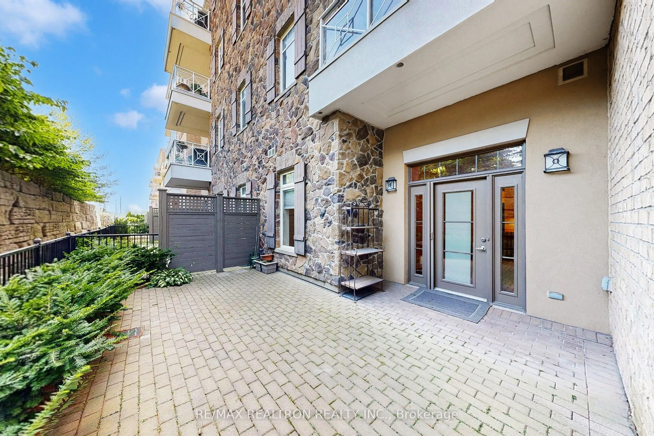 80 Burns Boulevard N, #123