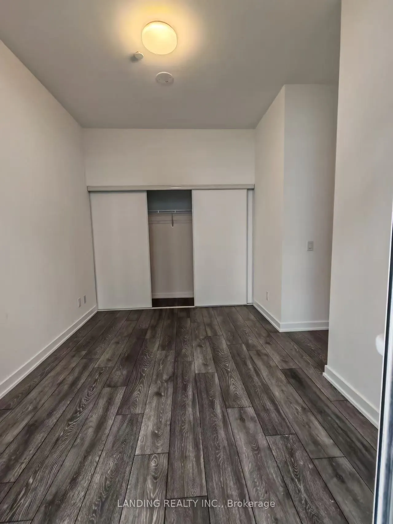 8888 Yonge Street, #805