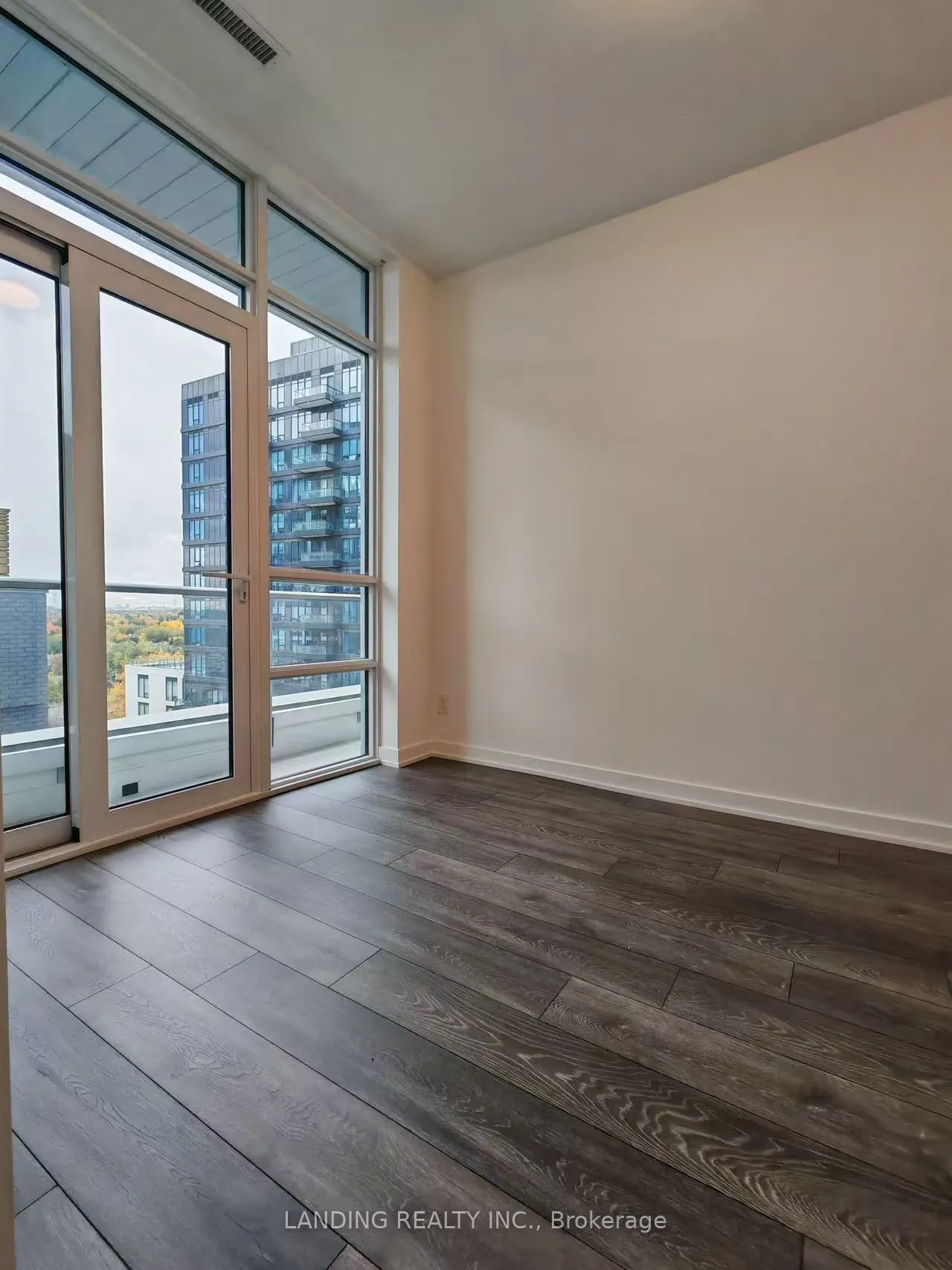 8888 Yonge Street, #805