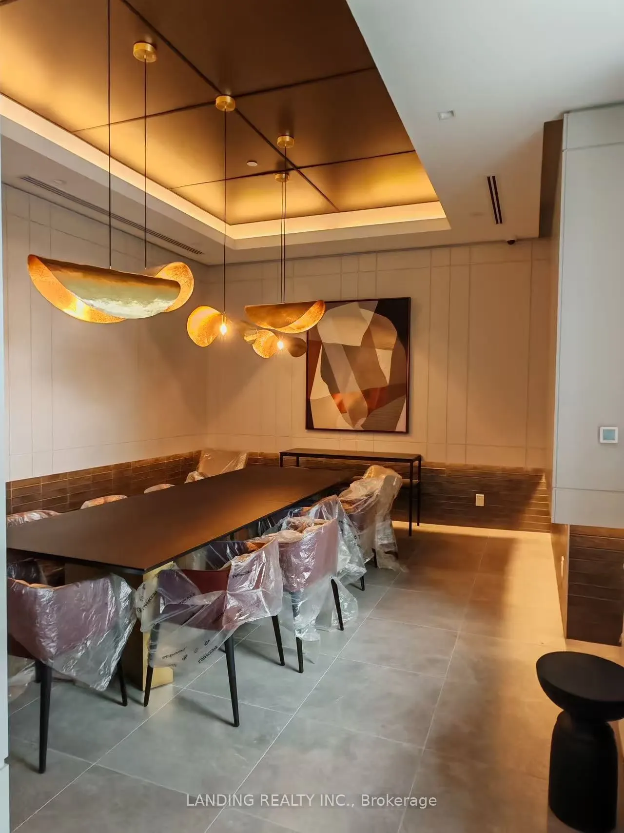 8888 Yonge Street, #805