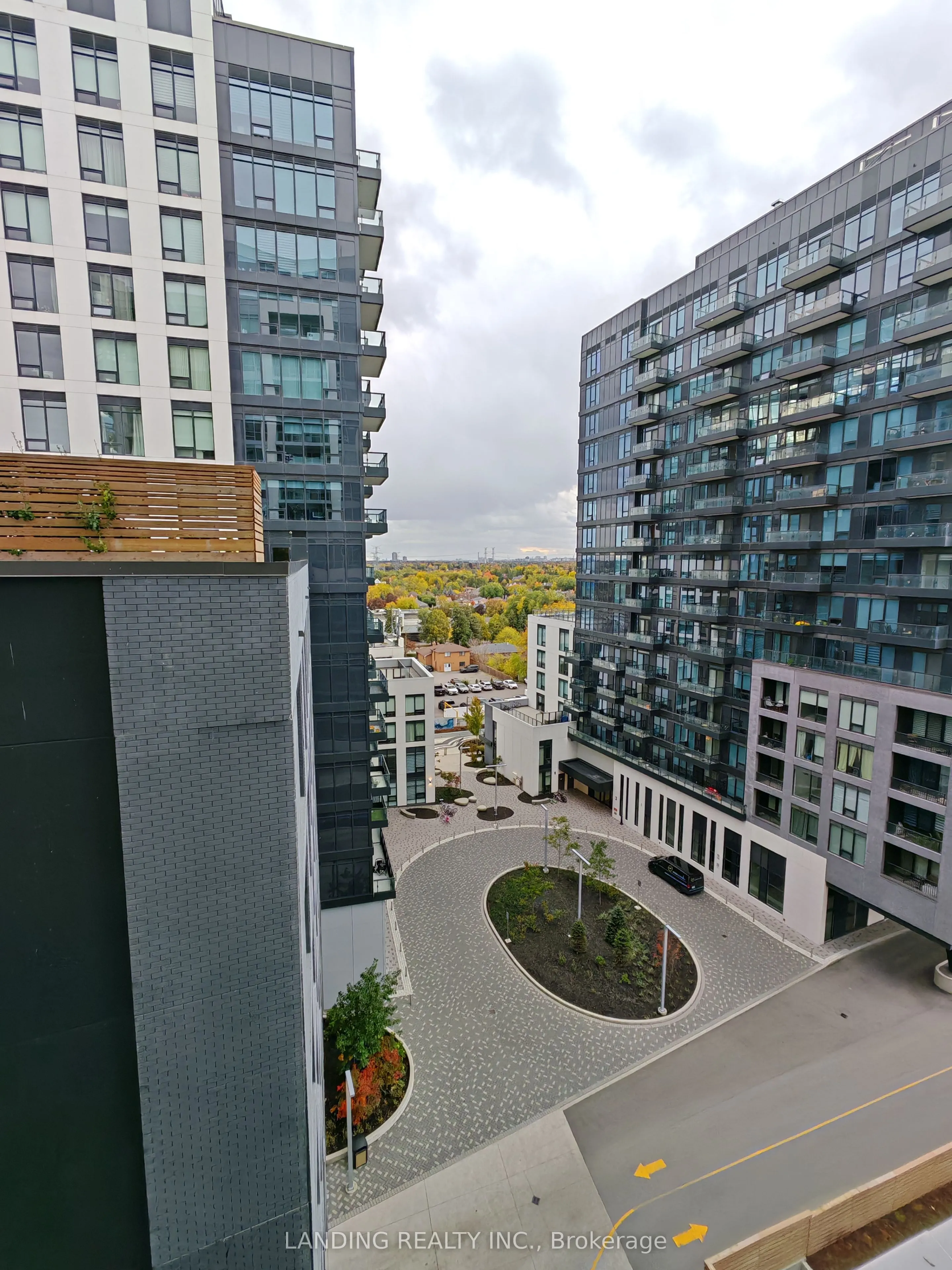 8888 Yonge Street, #805