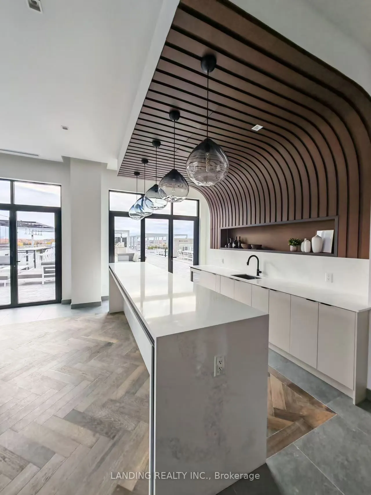 8888 Yonge Street, #805