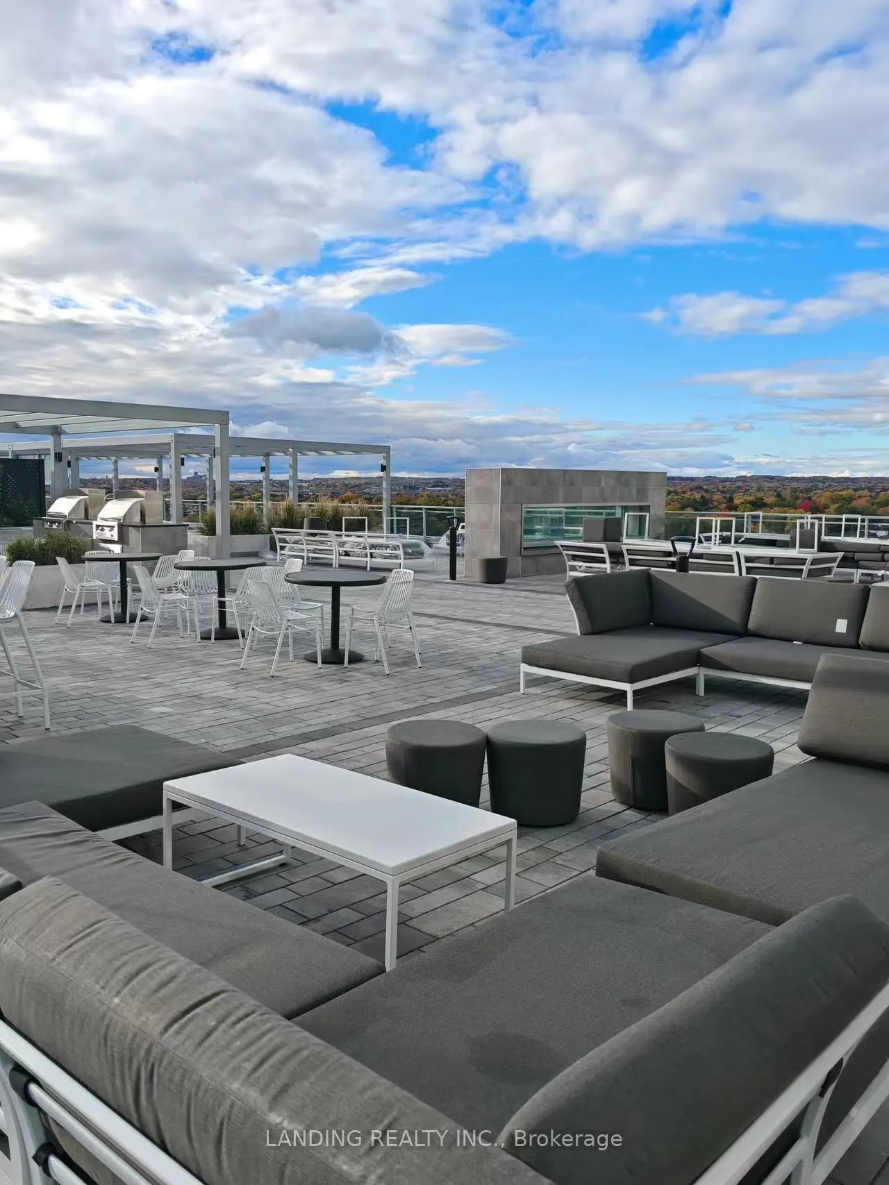 8888 Yonge Street, #805