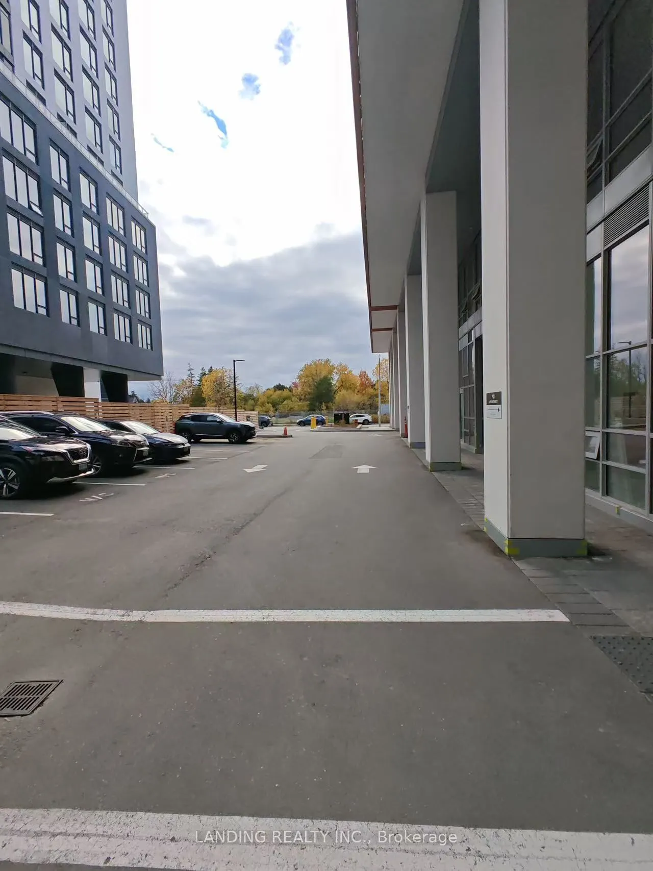 8888 Yonge Street, #805