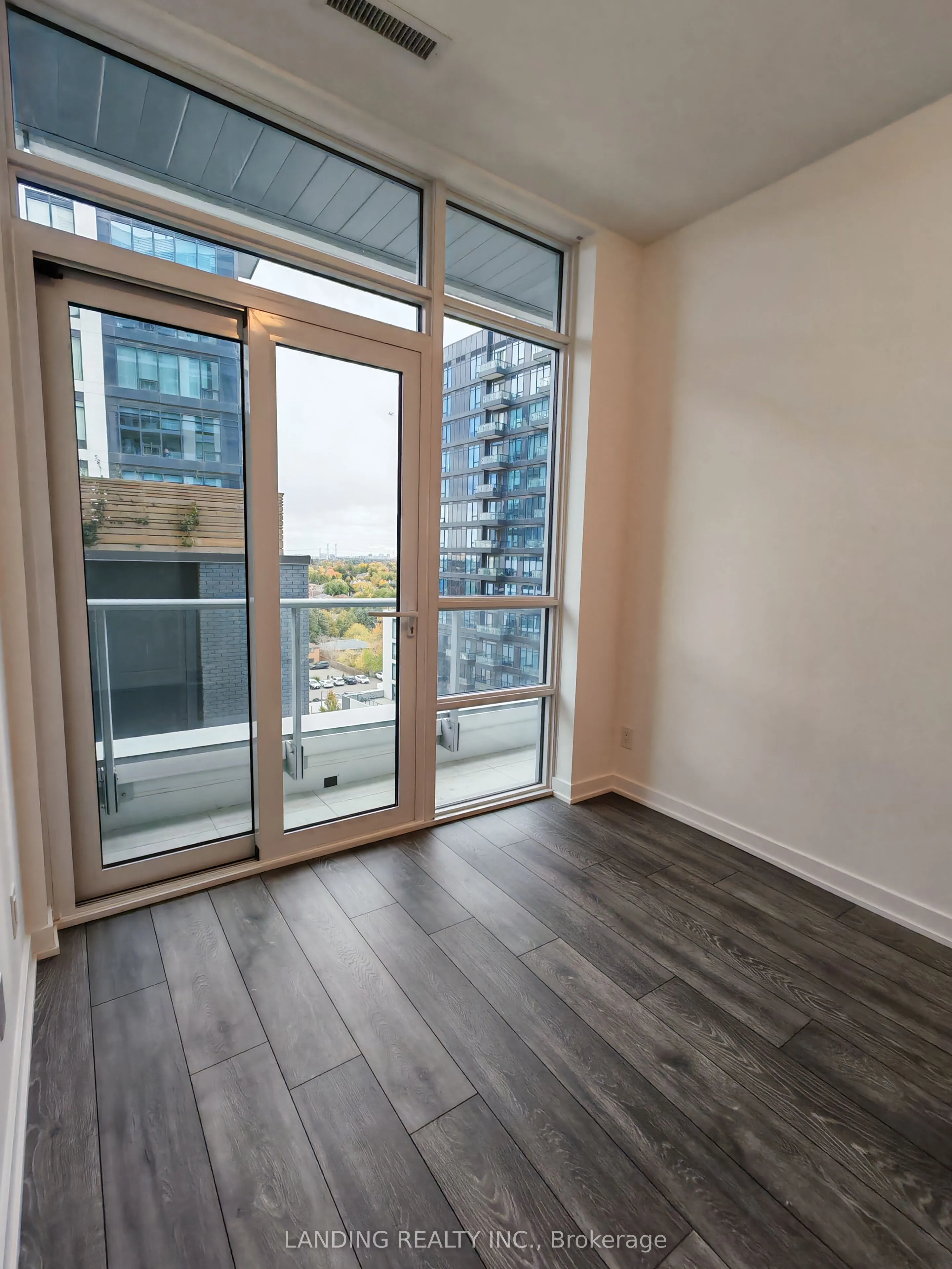 8888 Yonge Street, #805
