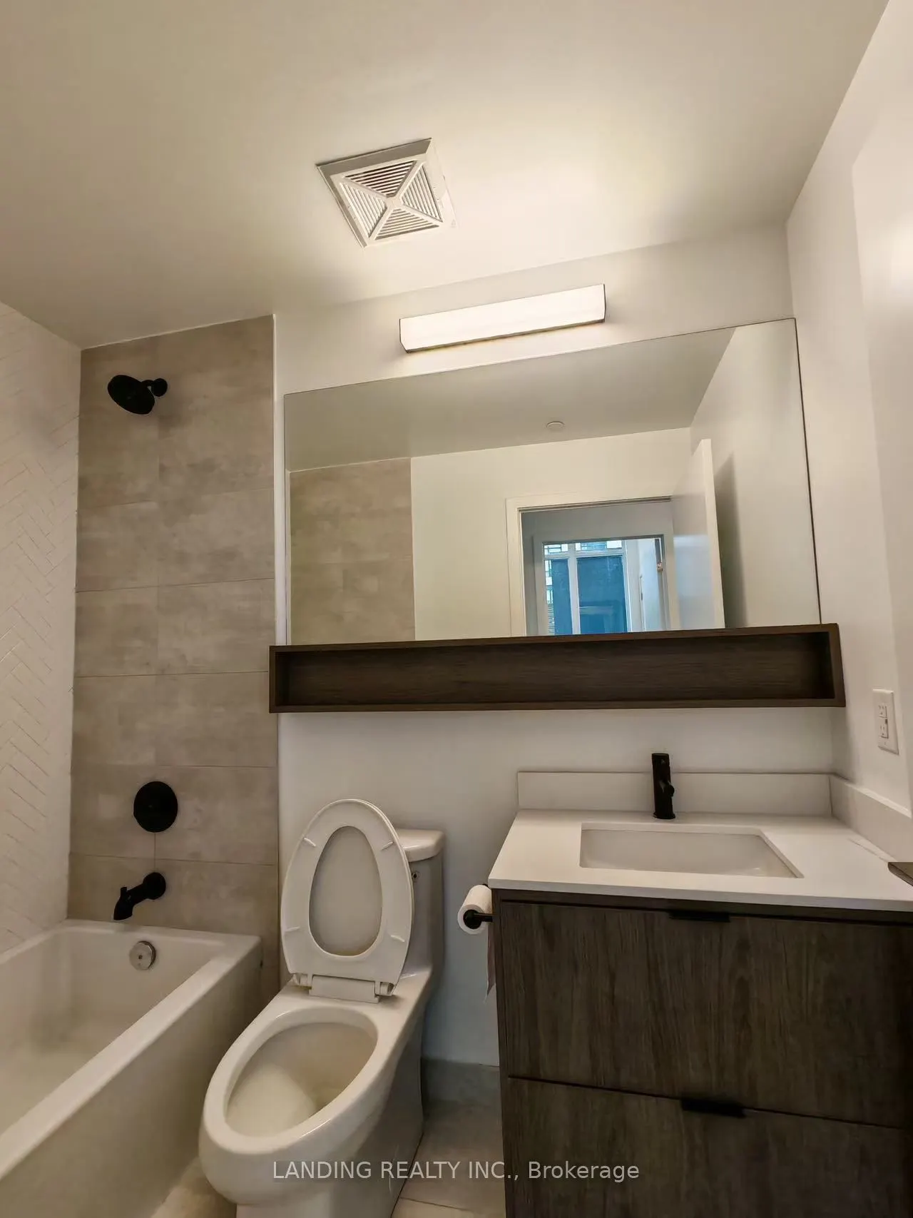 8888 Yonge Street, #805