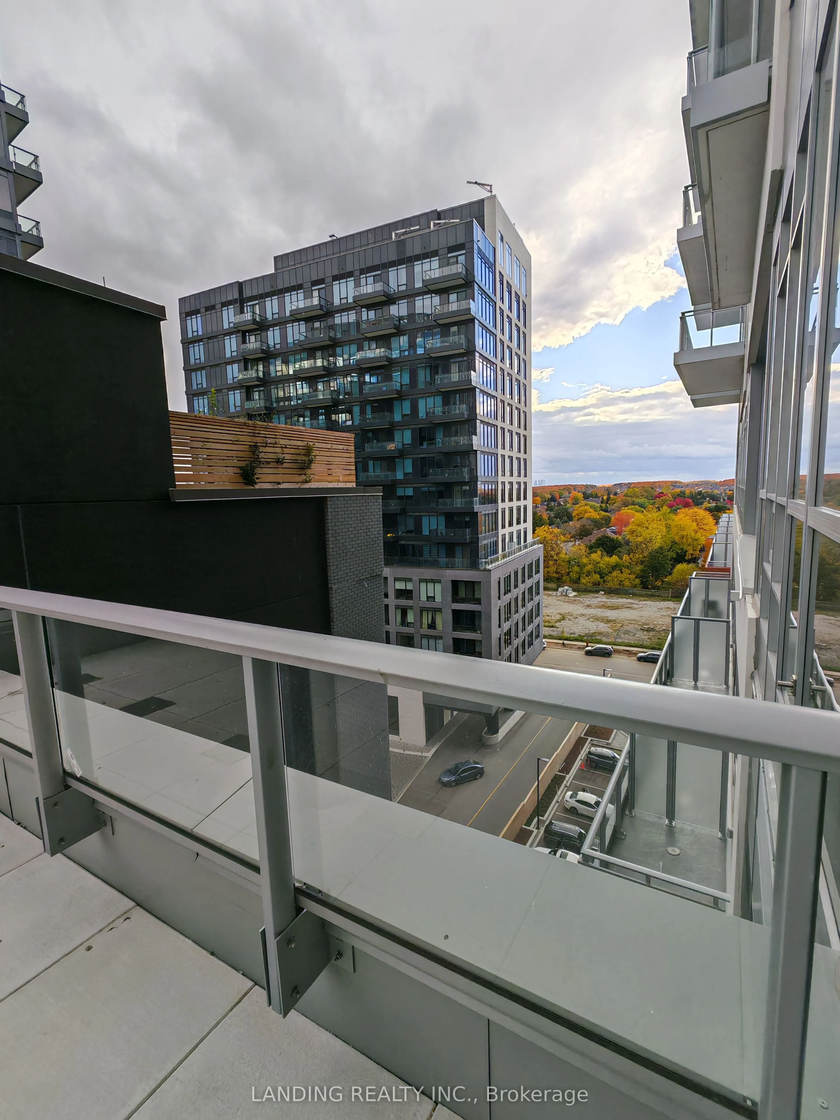 8888 Yonge Street, #805