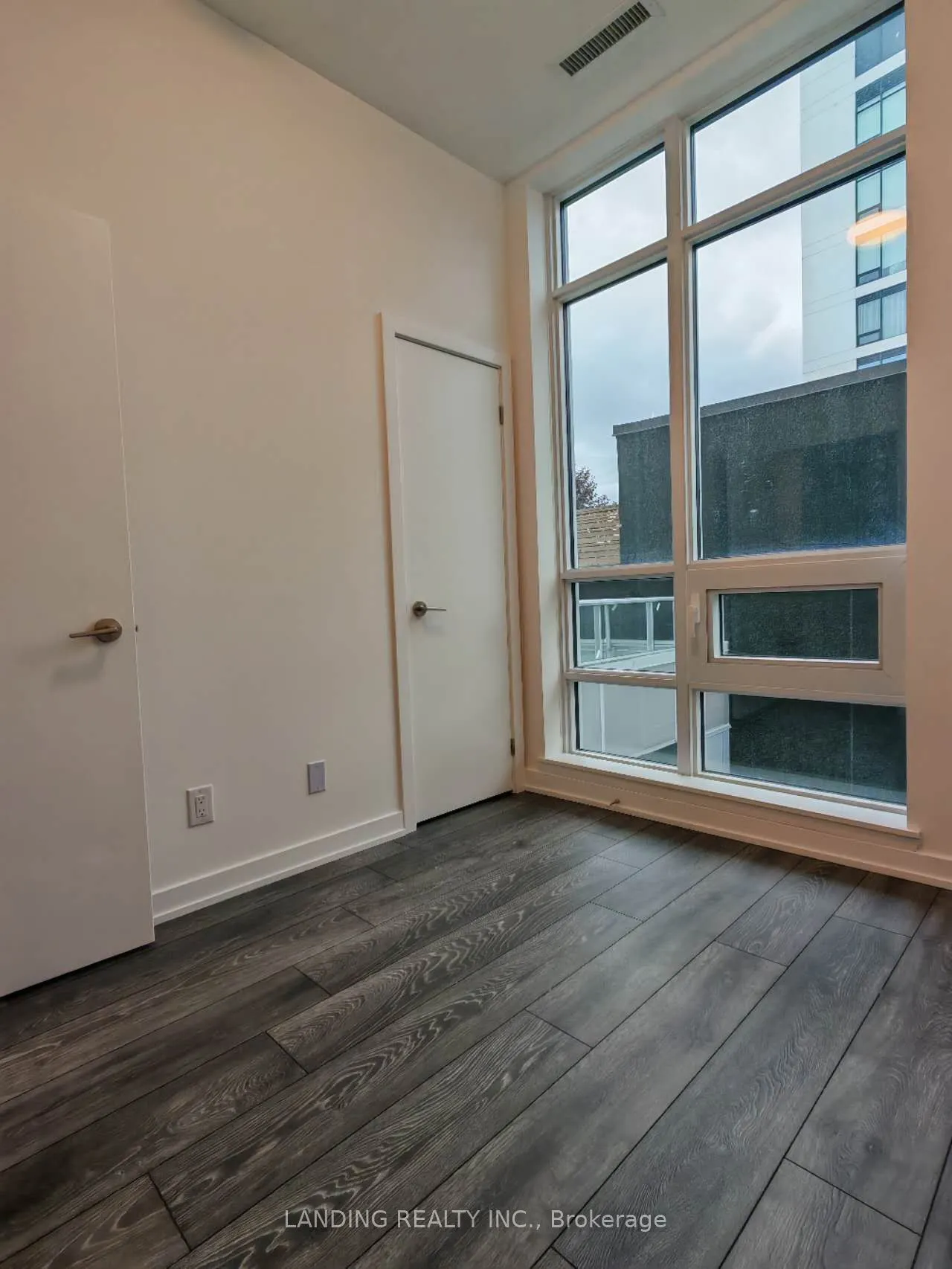 8888 Yonge Street, #805