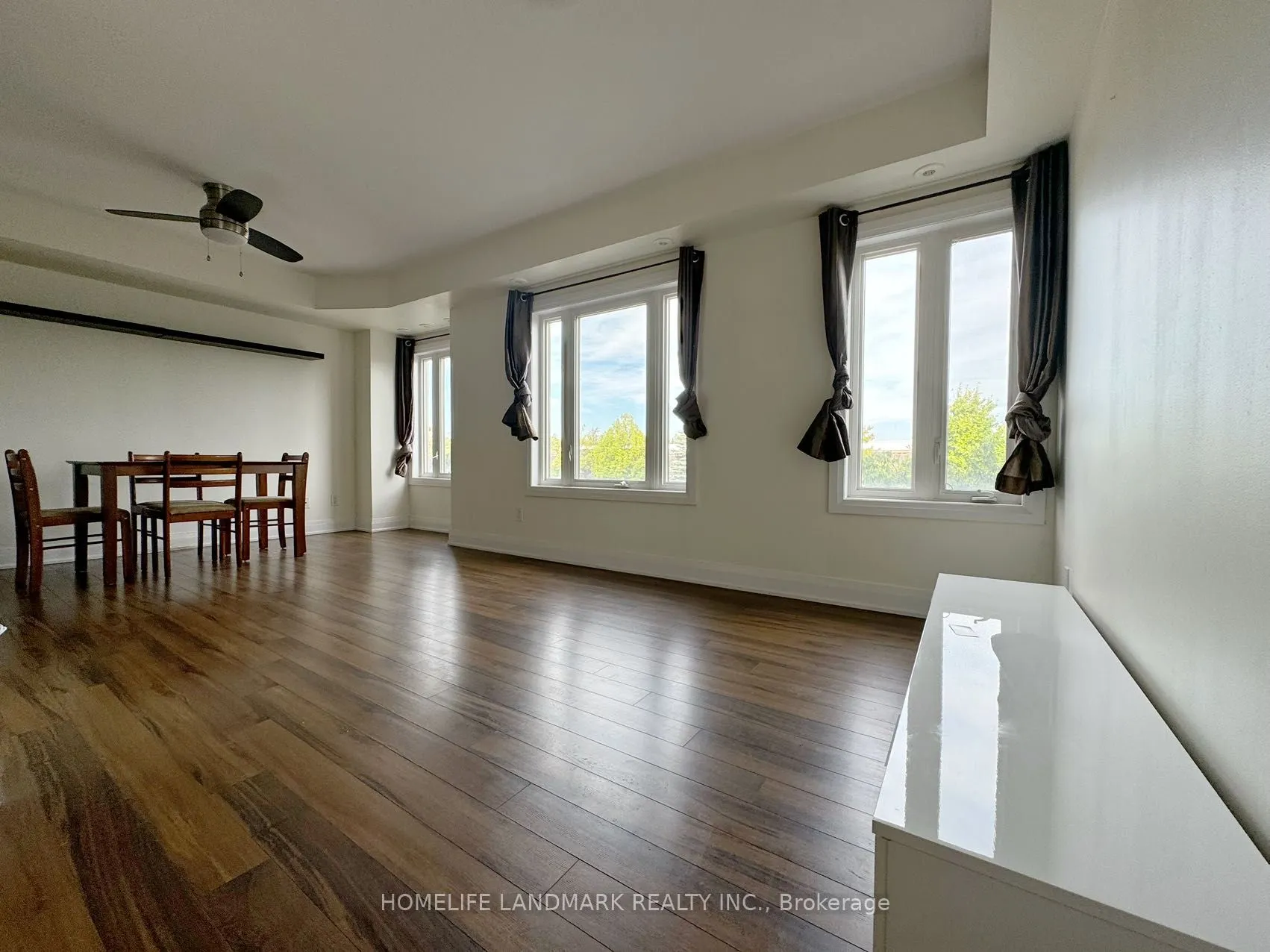 320 John Street, #215