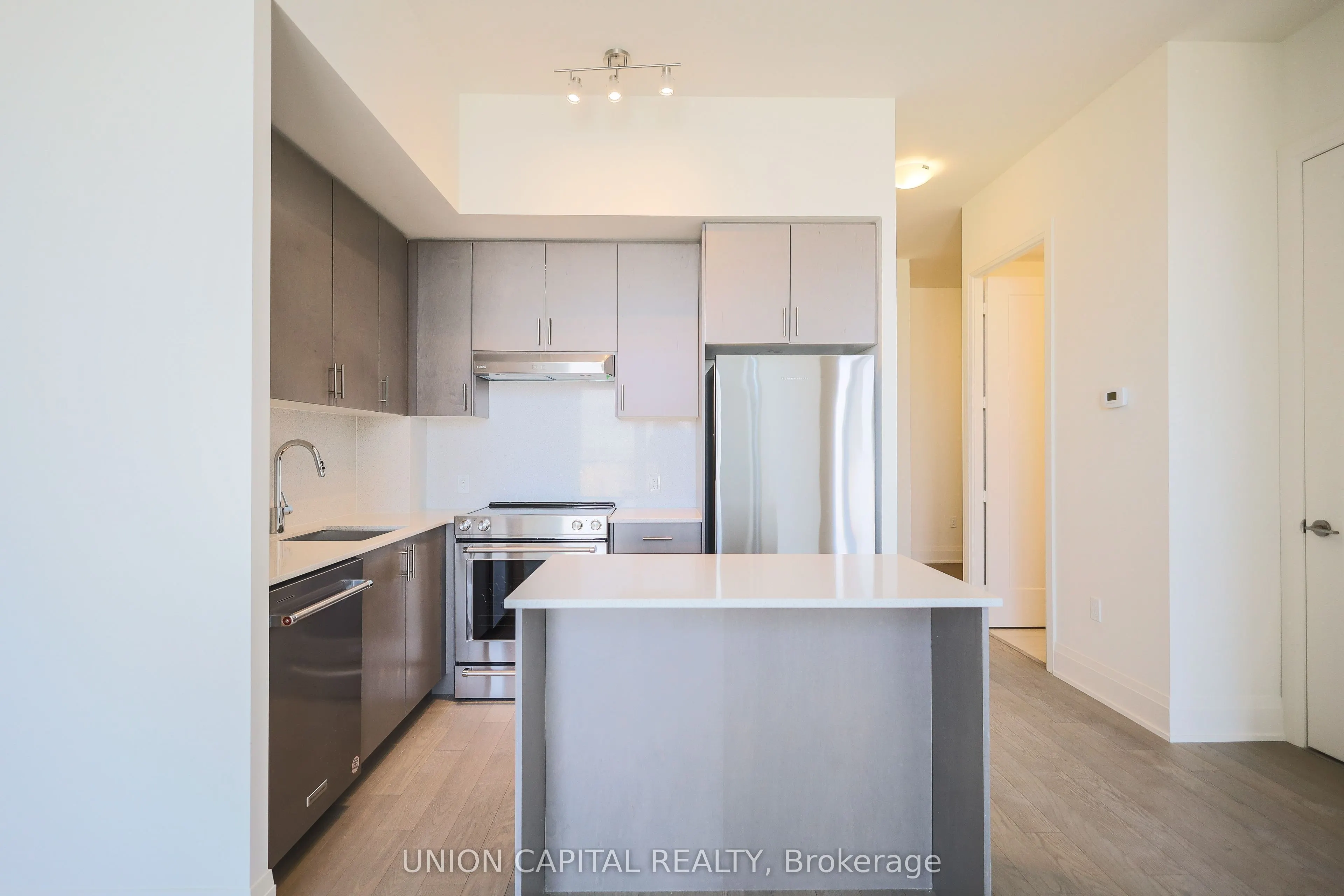 9000 Jane Street, #PH208