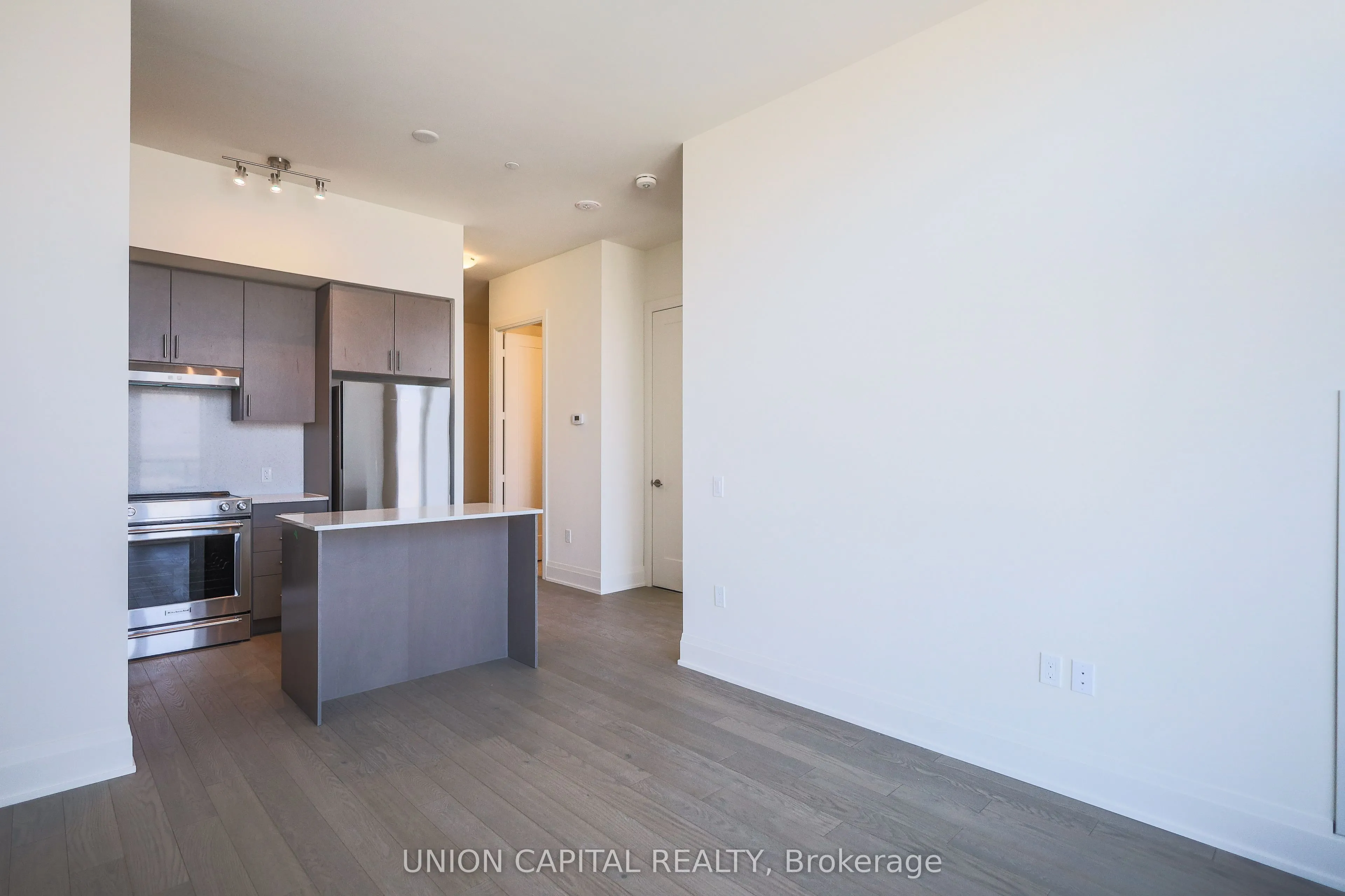 9000 Jane Street, #PH208