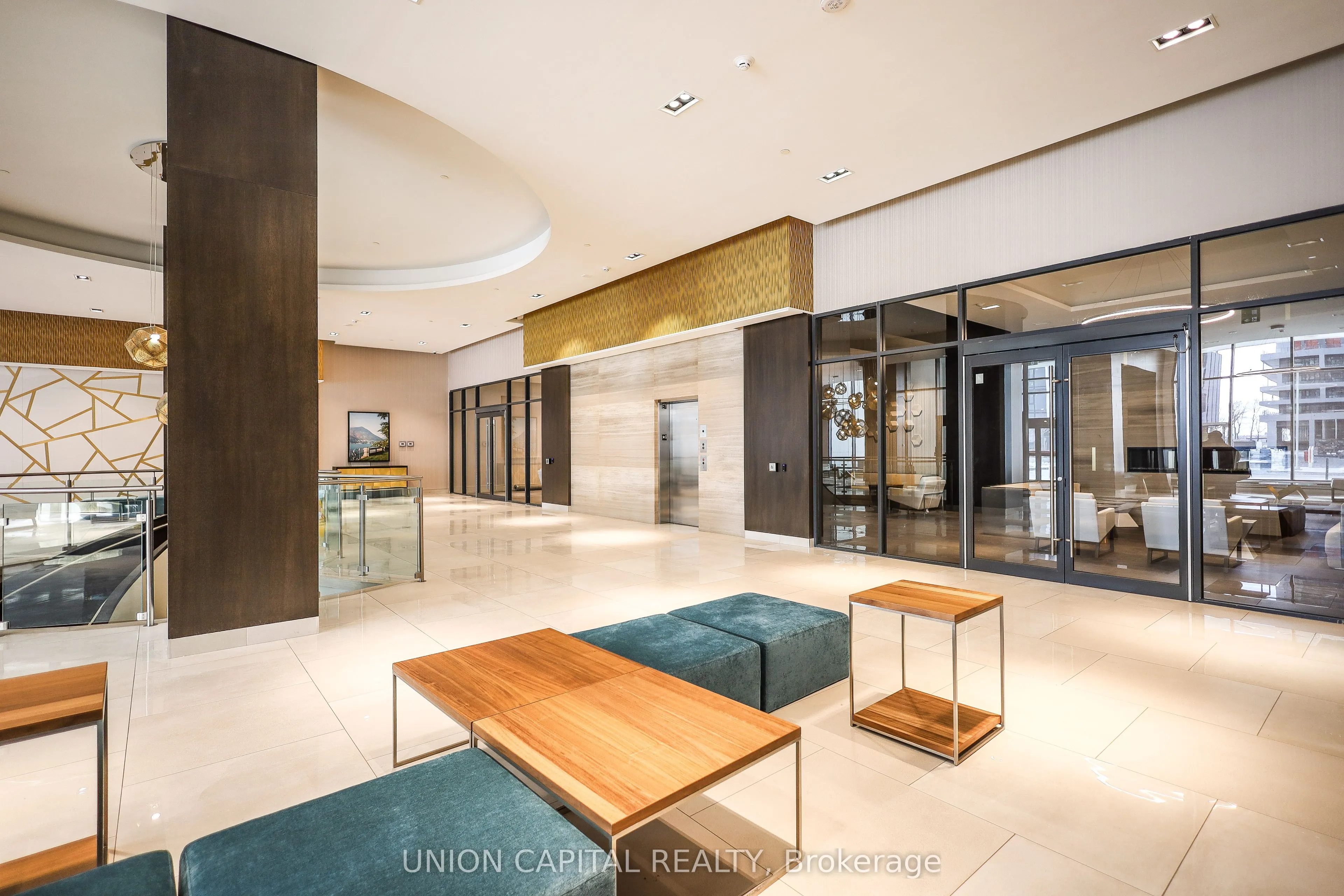 9000 Jane Street, #PH208