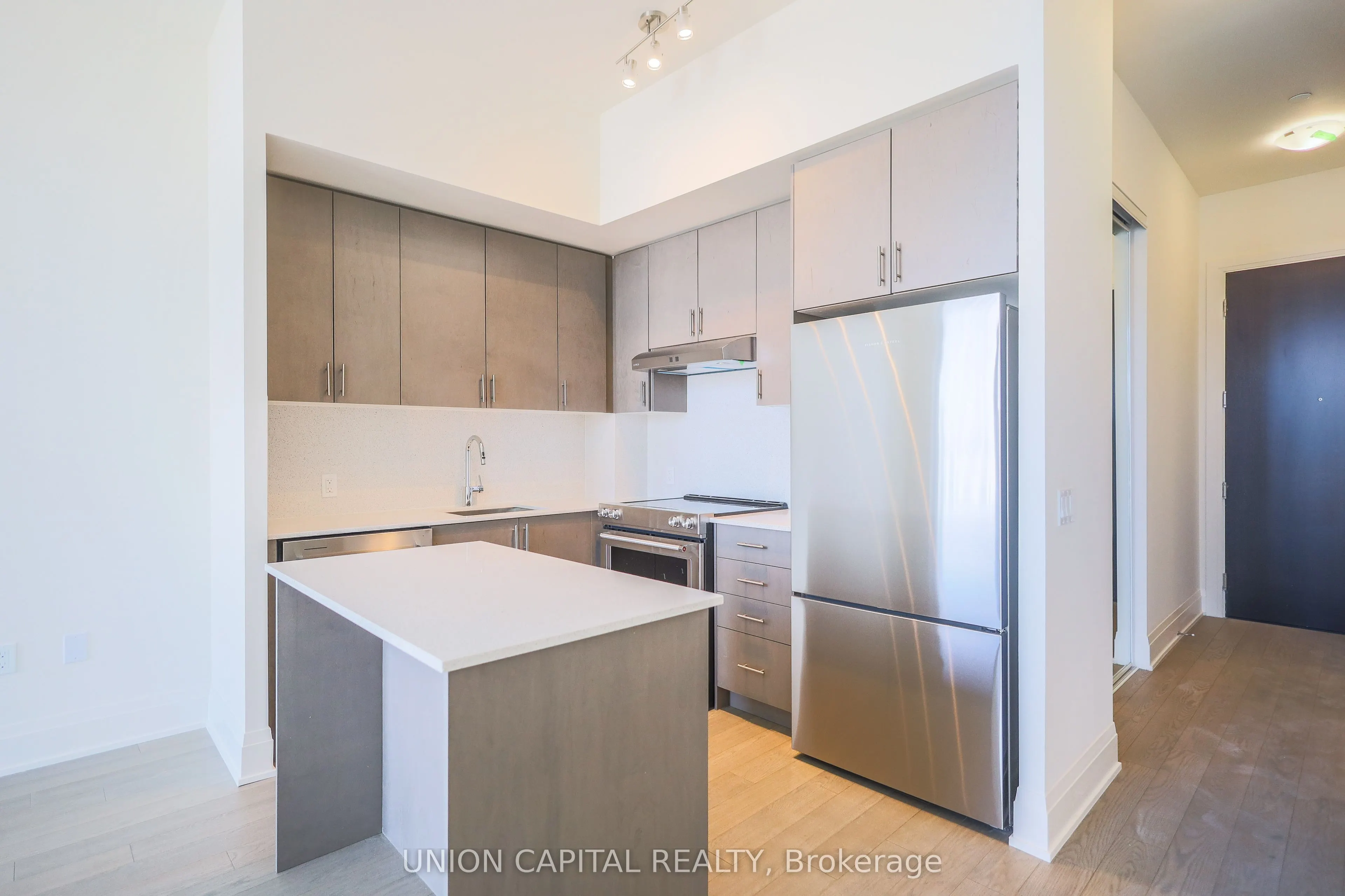 9000 Jane Street, #PH208