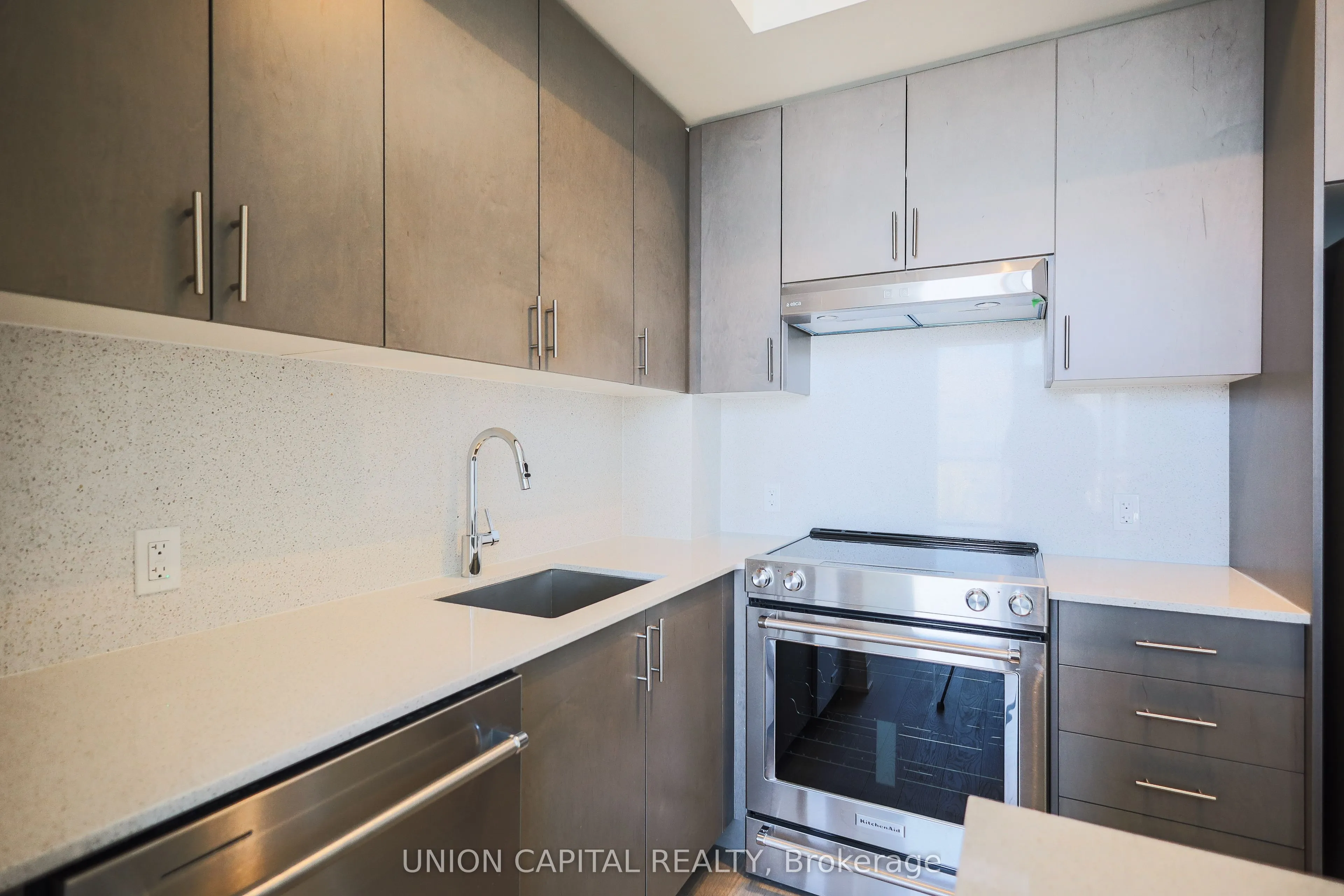 9000 Jane Street, #PH208