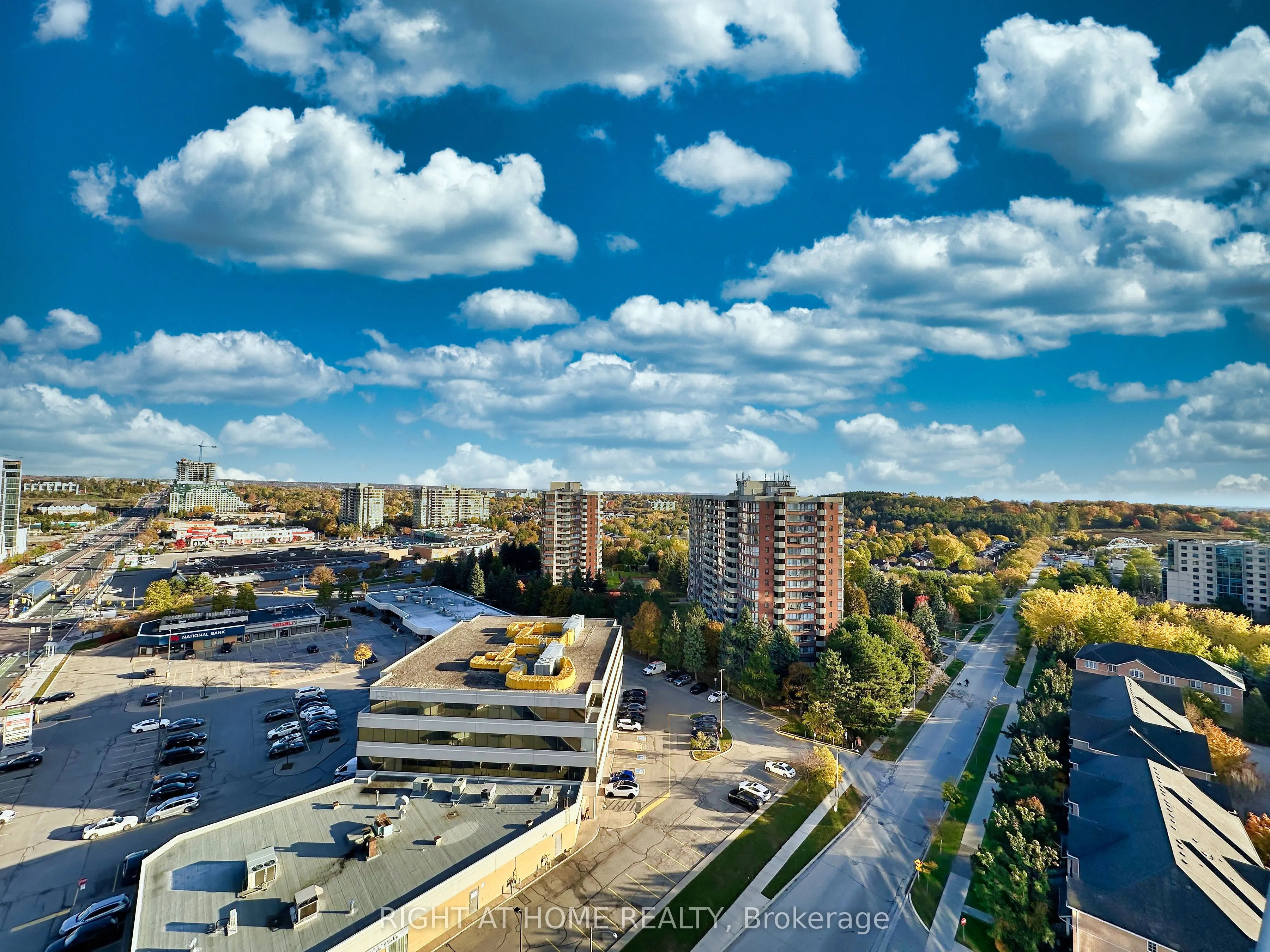 9471 Yonge Street, #LPH05